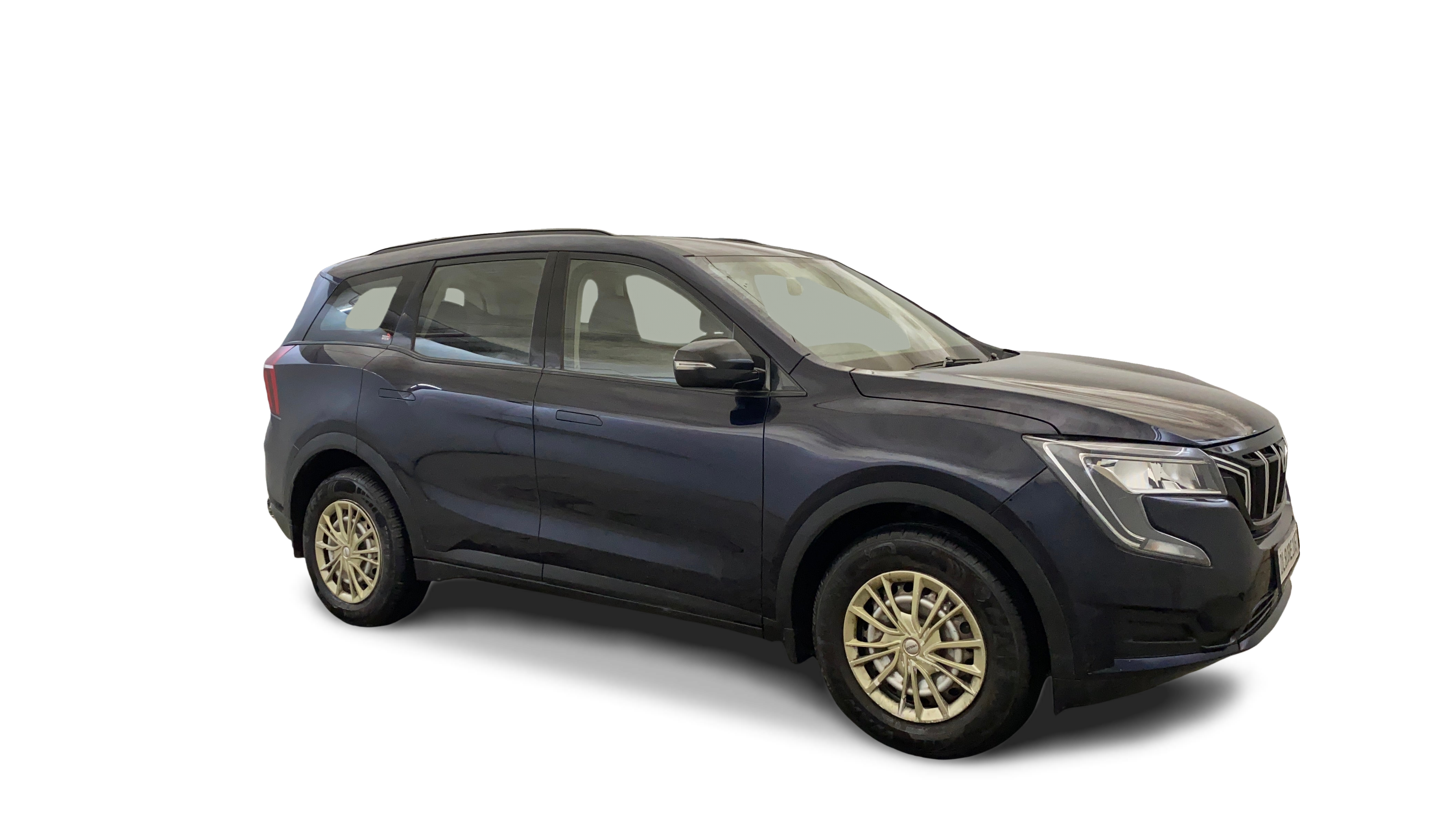 Mahindra XUV700-img