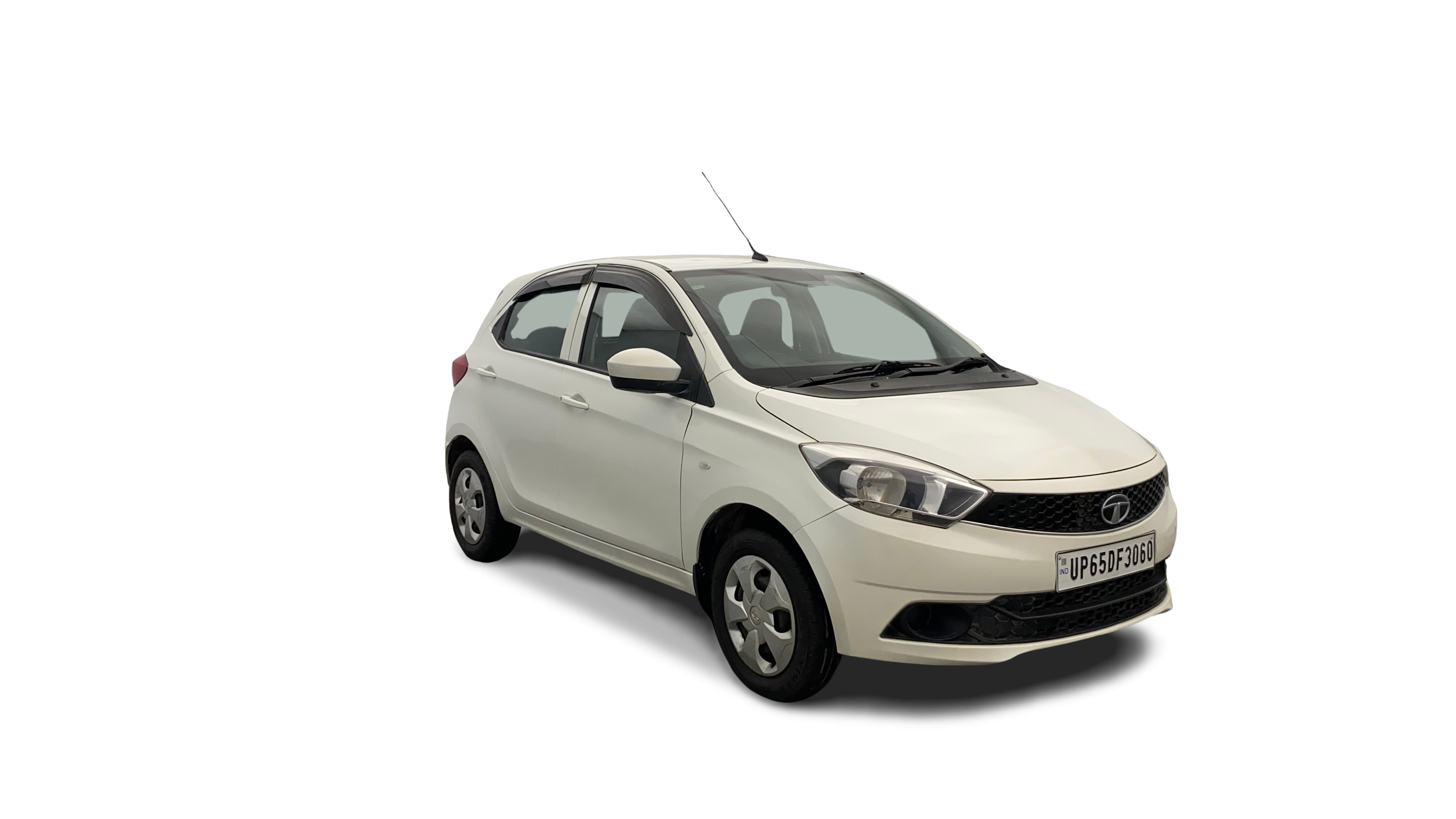 Tata Tiago-img