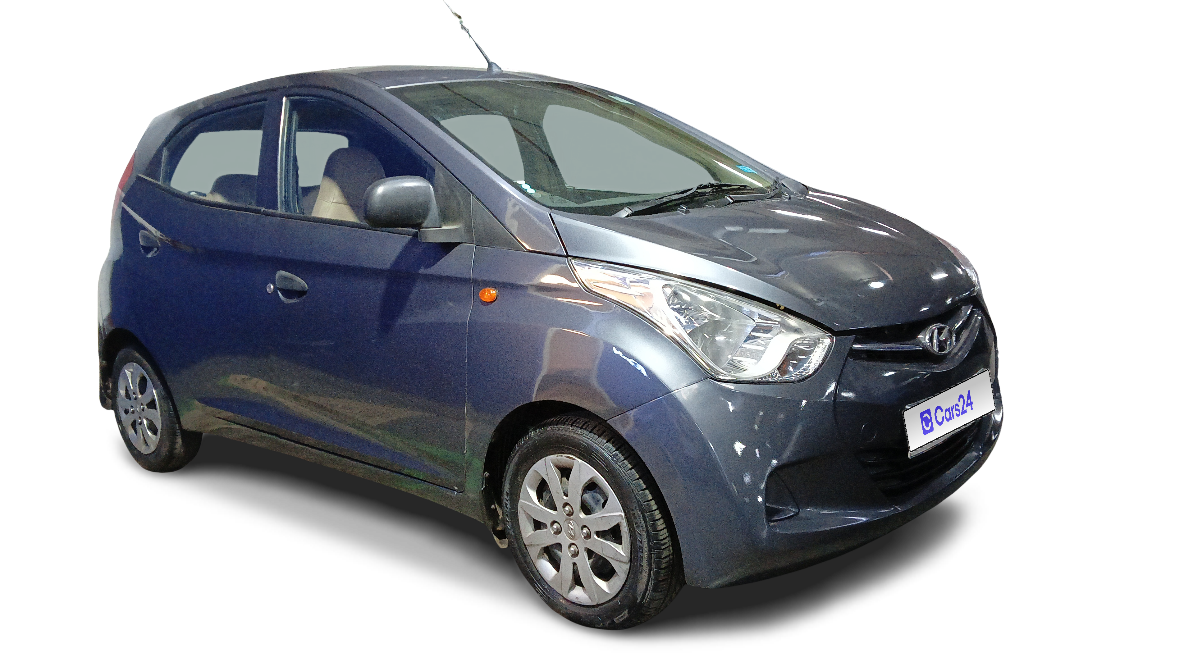 2018 Hyundai Eon - Hatchback - Petrol - Manual - ₹2.40 lakh