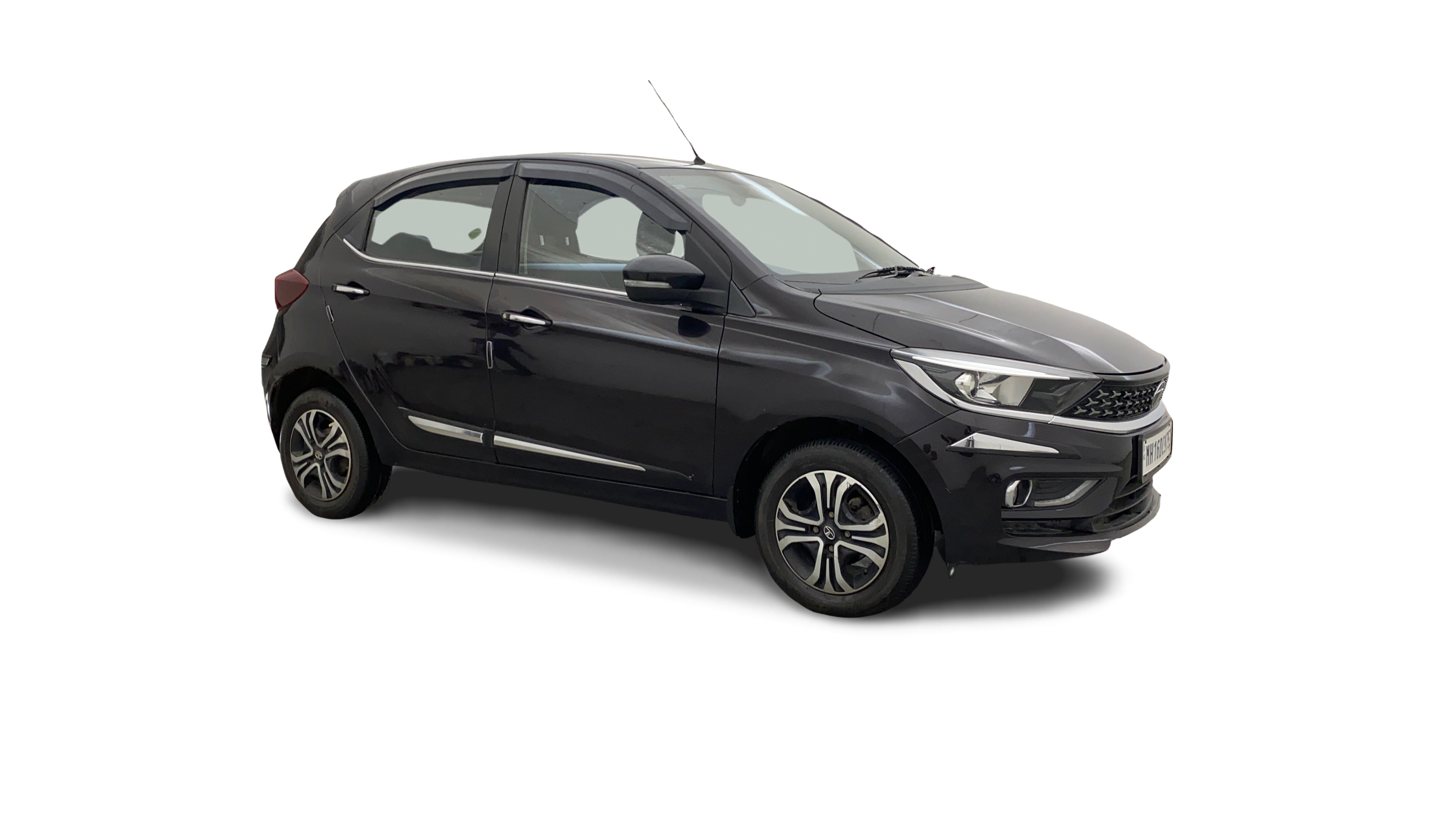 2023 Tata Tiago - Hatchback - CNG - Manual - ₹5.30 lakh