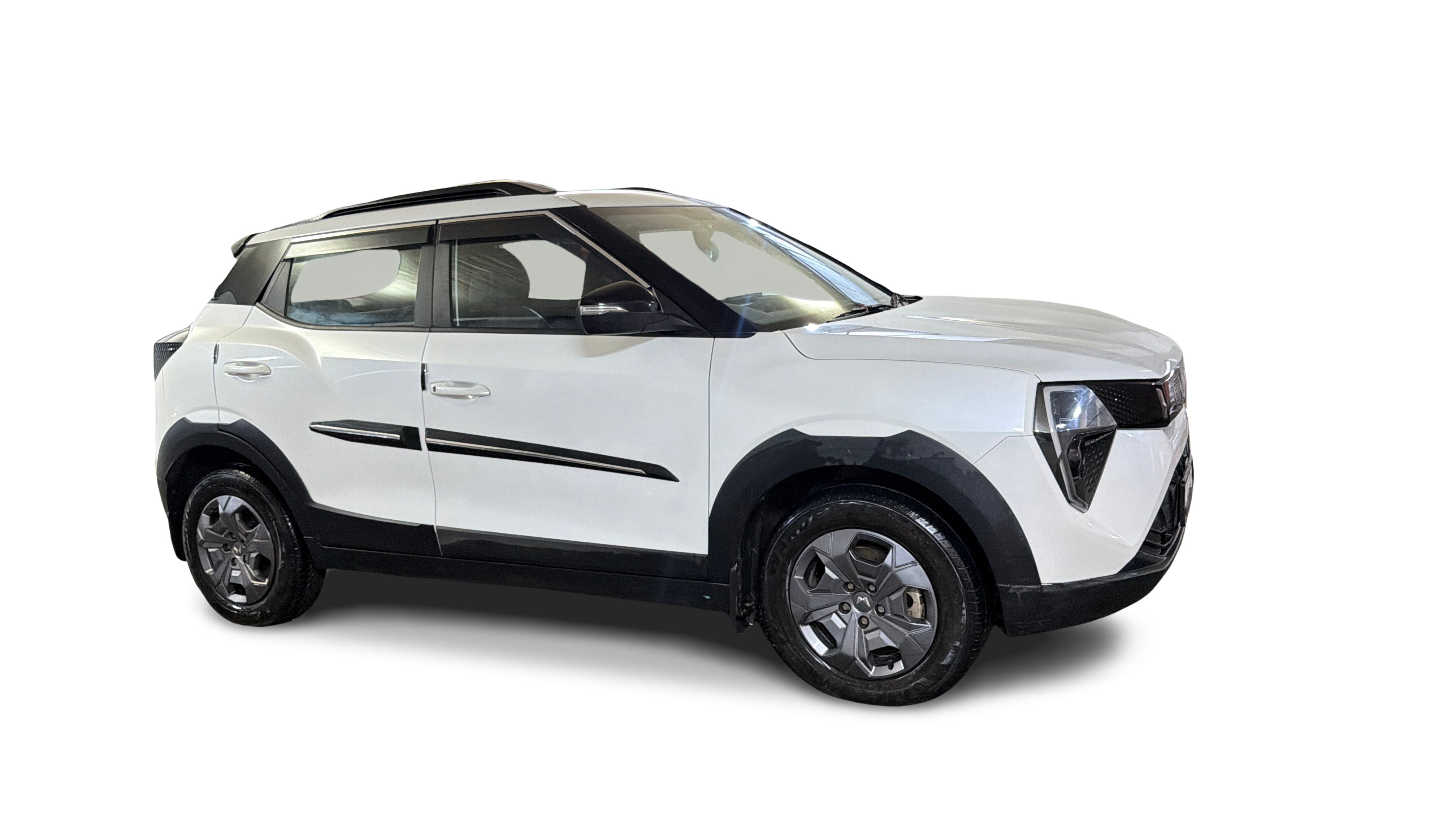 2025 Mahindra XUV 3XO - SUV - Petrol - Manual - ₹7.45 lakh