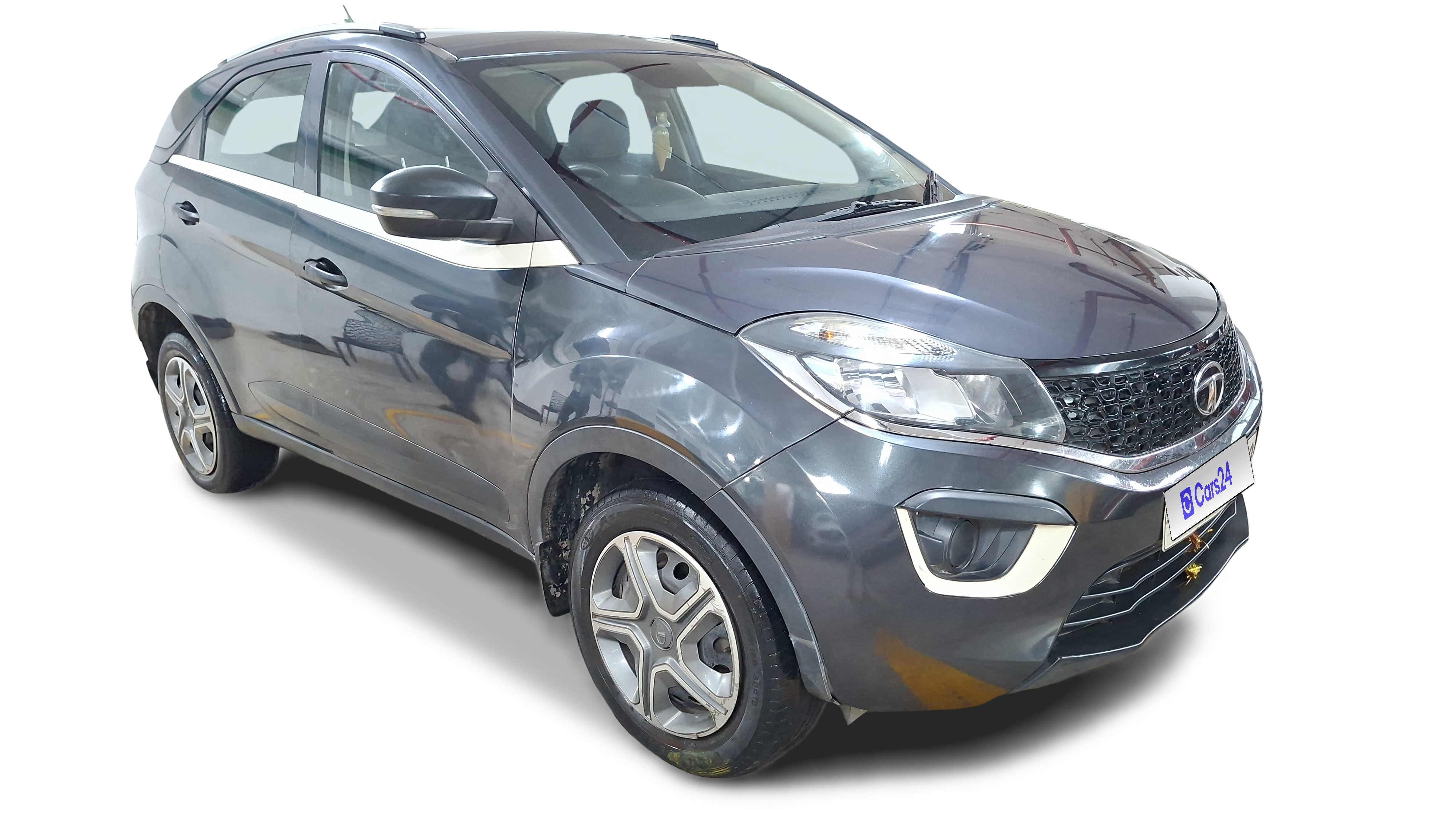 2018 Tata NEXON - SUV - Petrol - Manual - ₹4.65 lakh