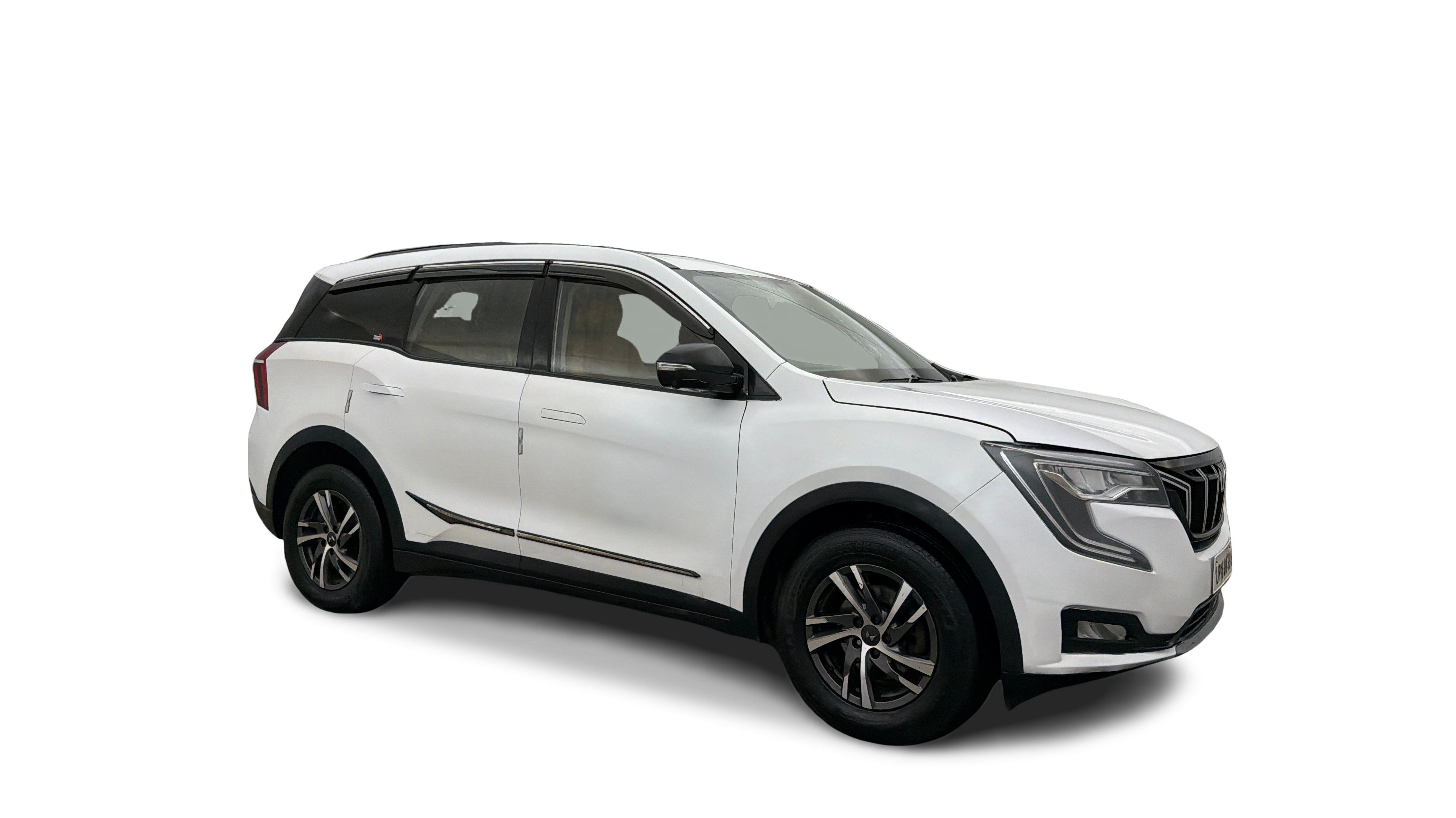 2022 Mahindra XUV700 - SUV - Petrol - Manual - ₹12.31 lakh