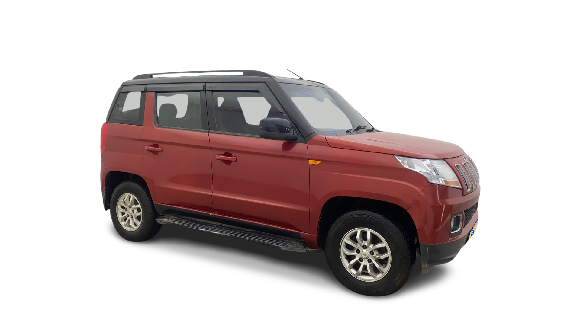 Mahindra TUV300-img