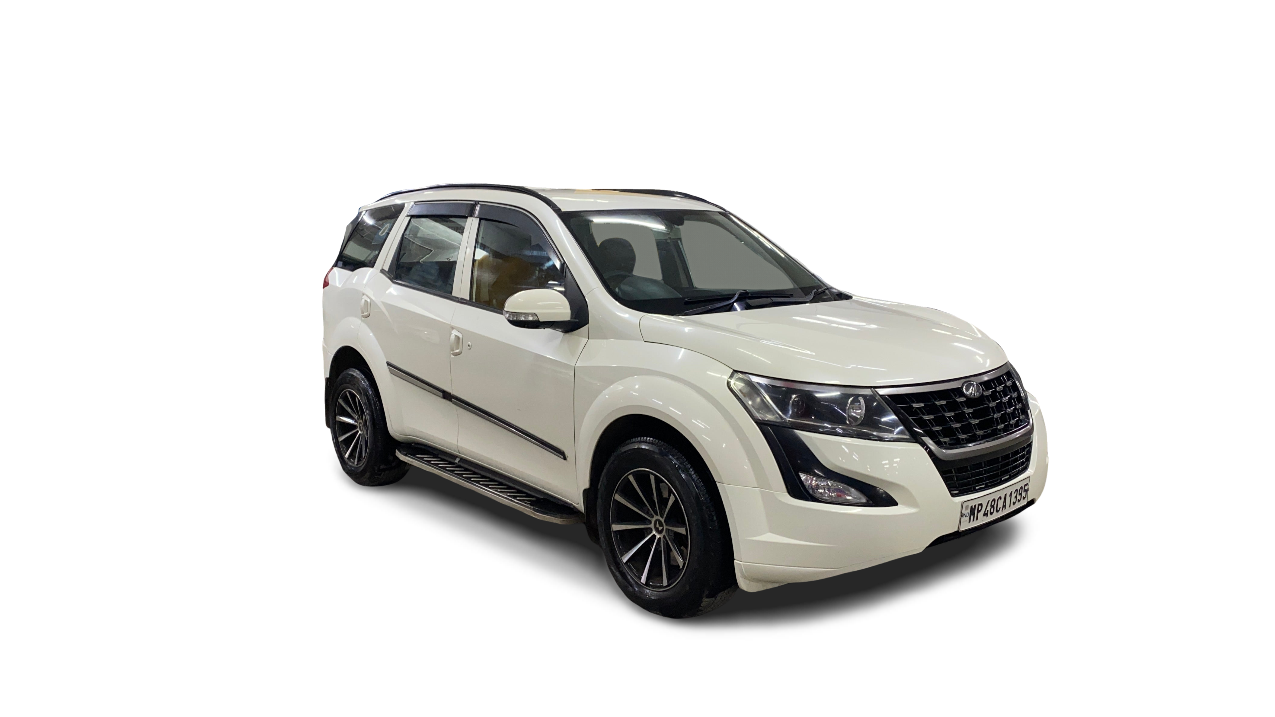 Mahindra XUV500-img