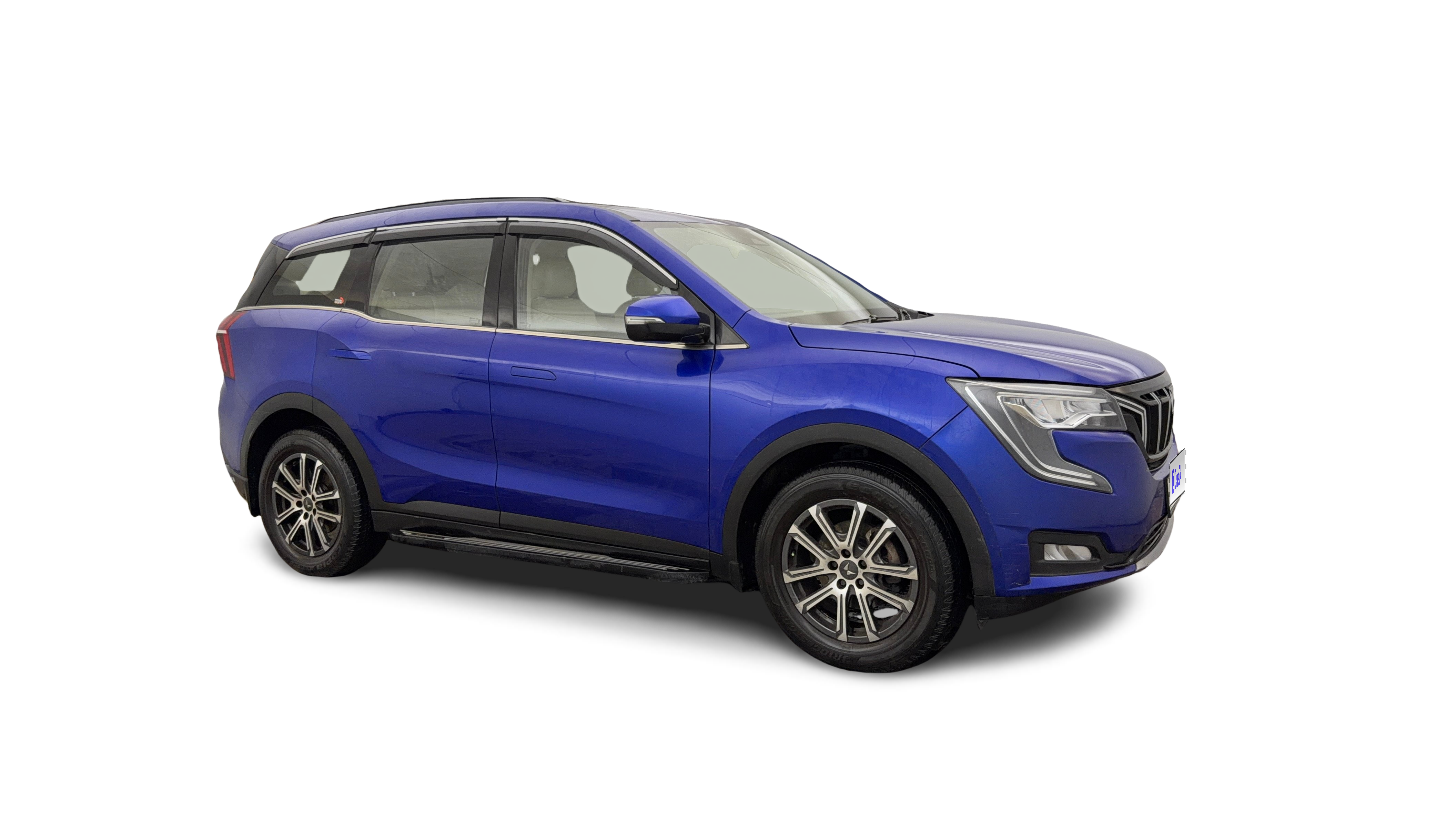 2023 Mahindra XUV700 - SUV - Petrol - Manual - ₹14.28 lakh