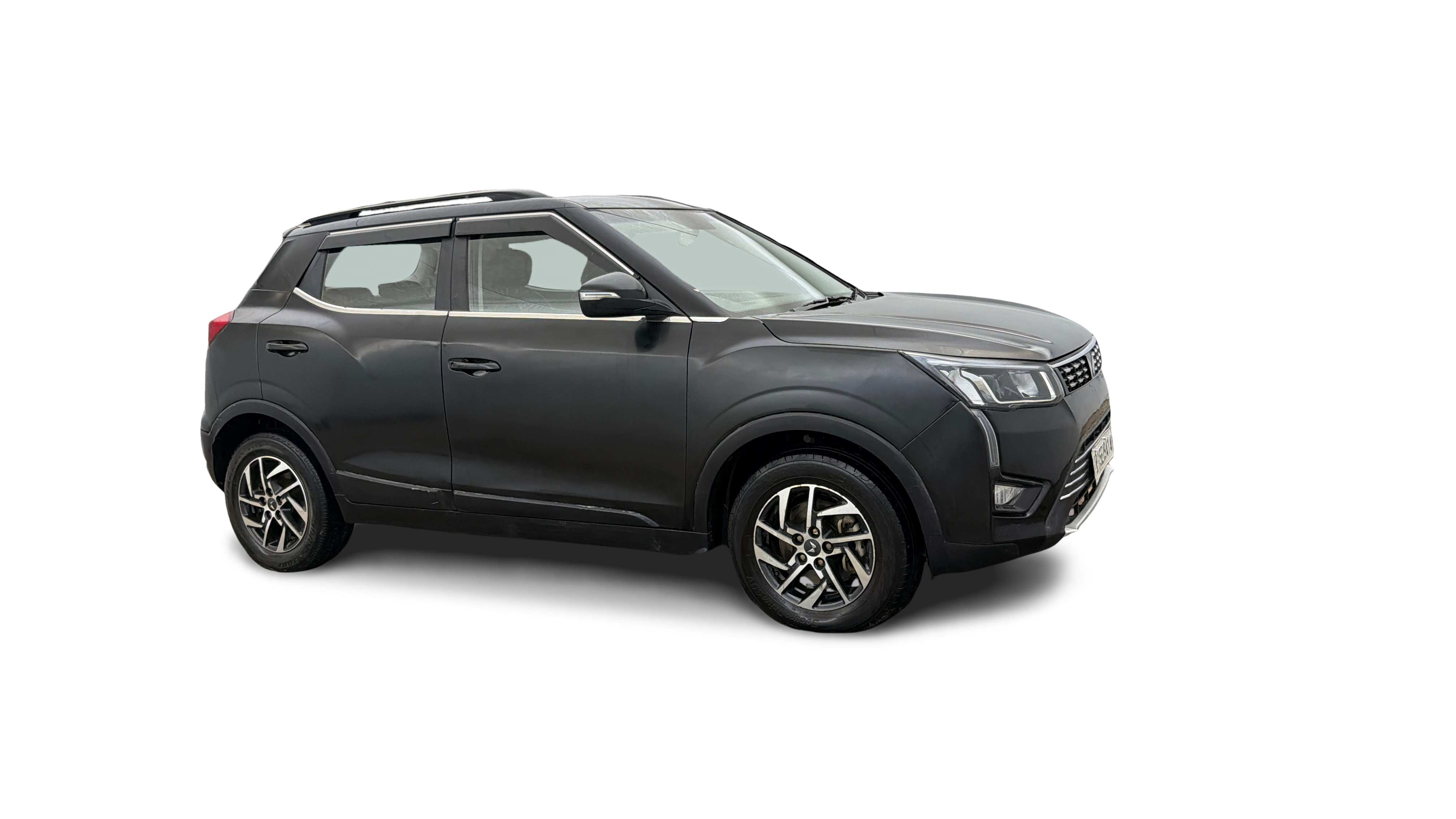 2023 Mahindra XUV300 - SUV - Petrol - Manual - ₹7.60 lakh