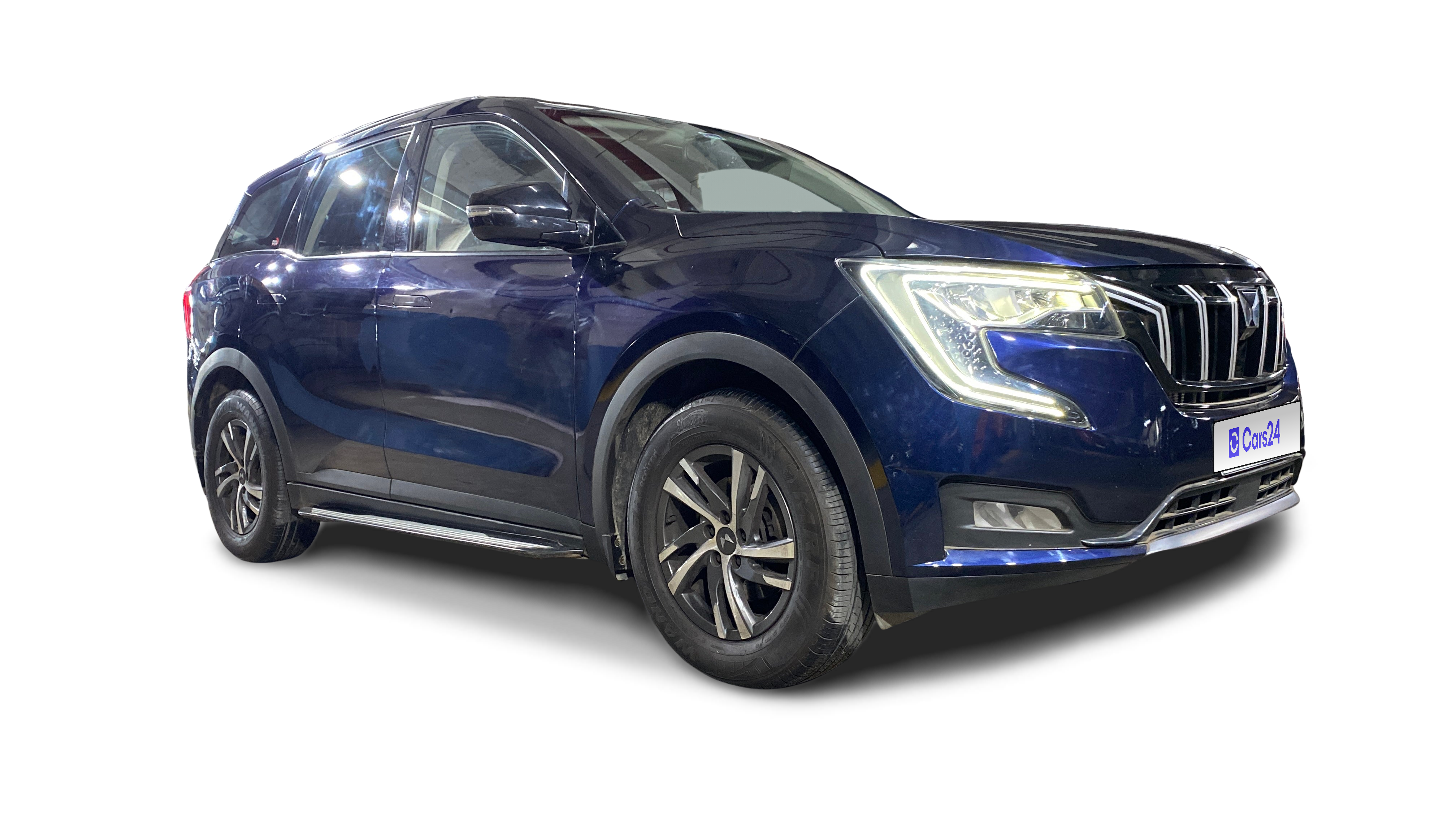 2021 Mahindra XUV700 - SUV - Petrol - Manual - ₹13.44 lakh