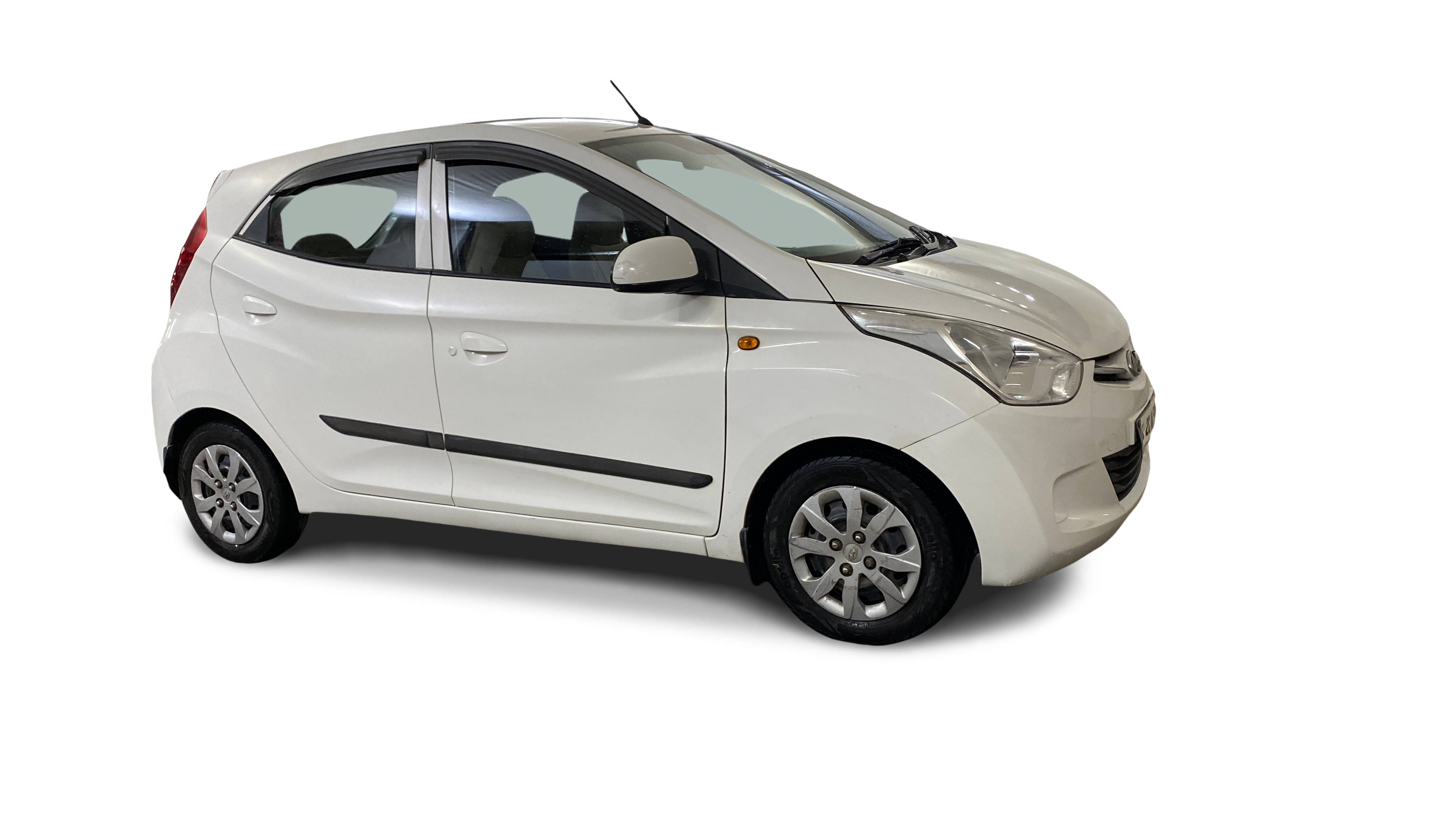 2016 Hyundai Eon - Hatchback - Petrol - Manual - ₹1.91 lakh