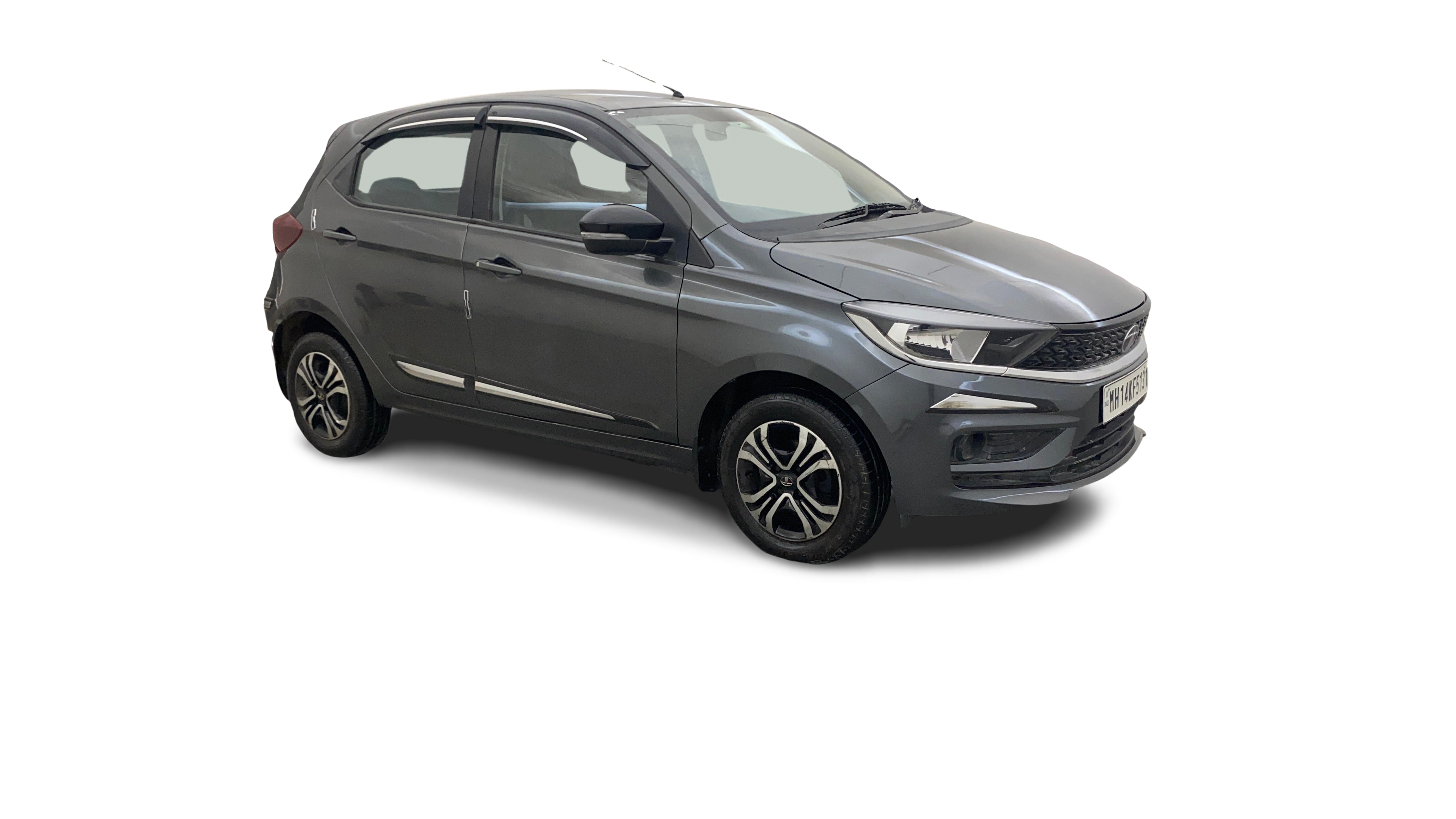 Tata Tiago-img
