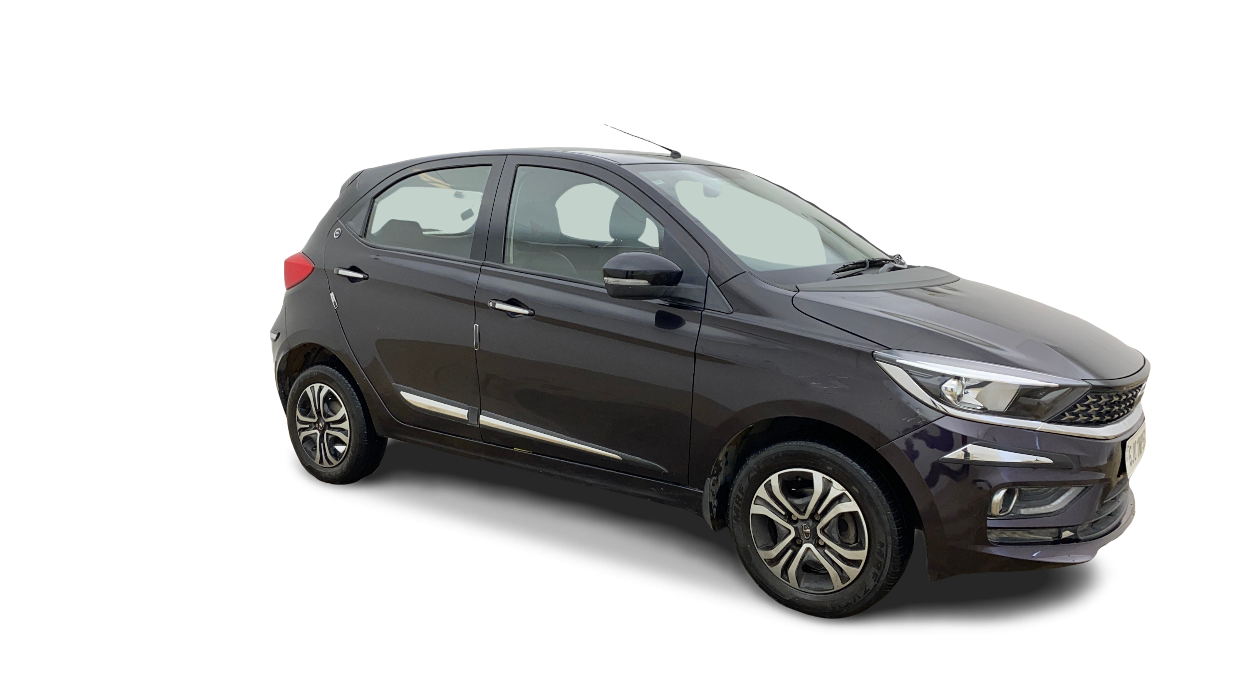 Tata Tiago-img