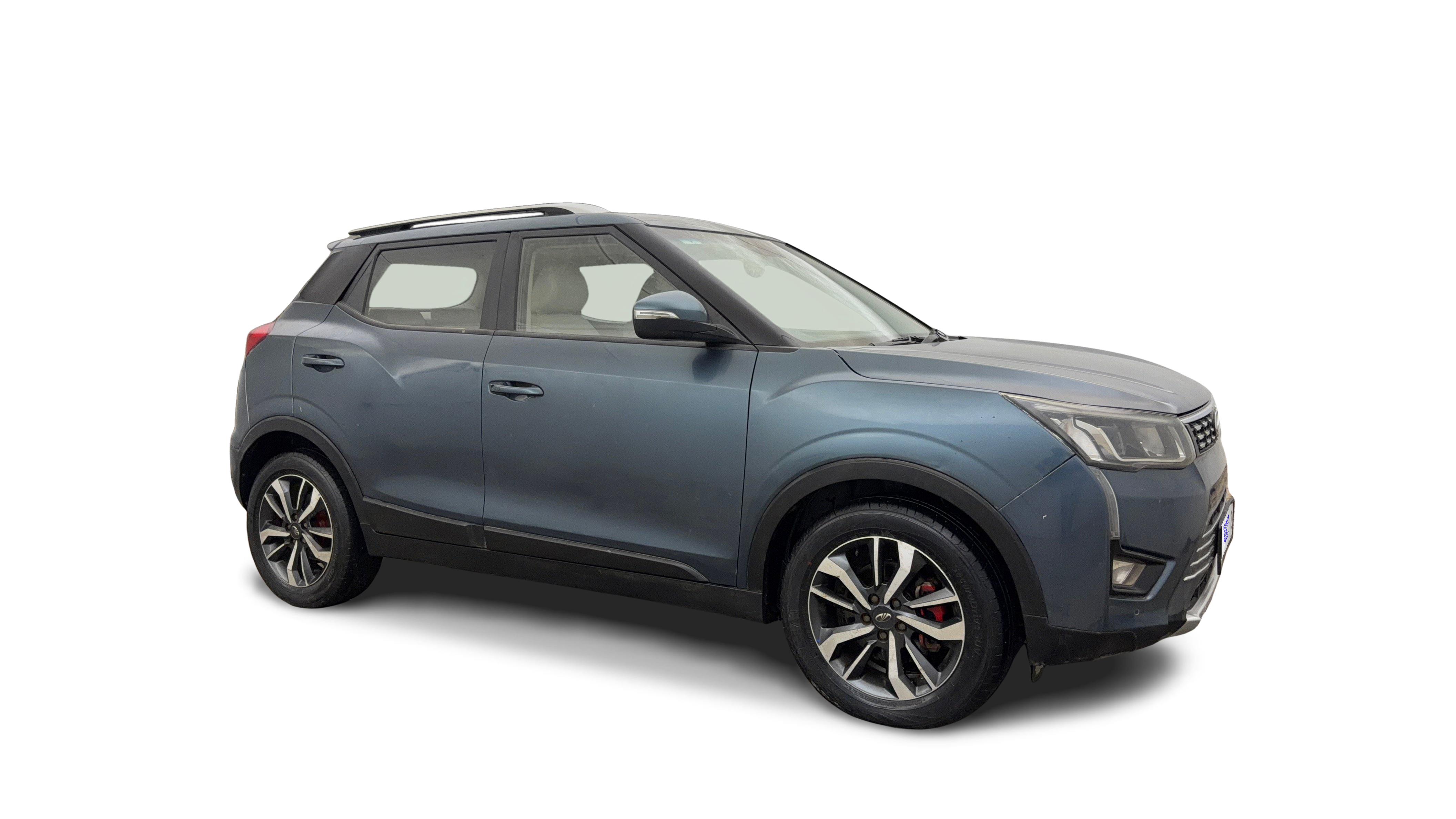 2019 Mahindra XUV300 - SUV - Petrol - Manual - ₹5.49 lakh