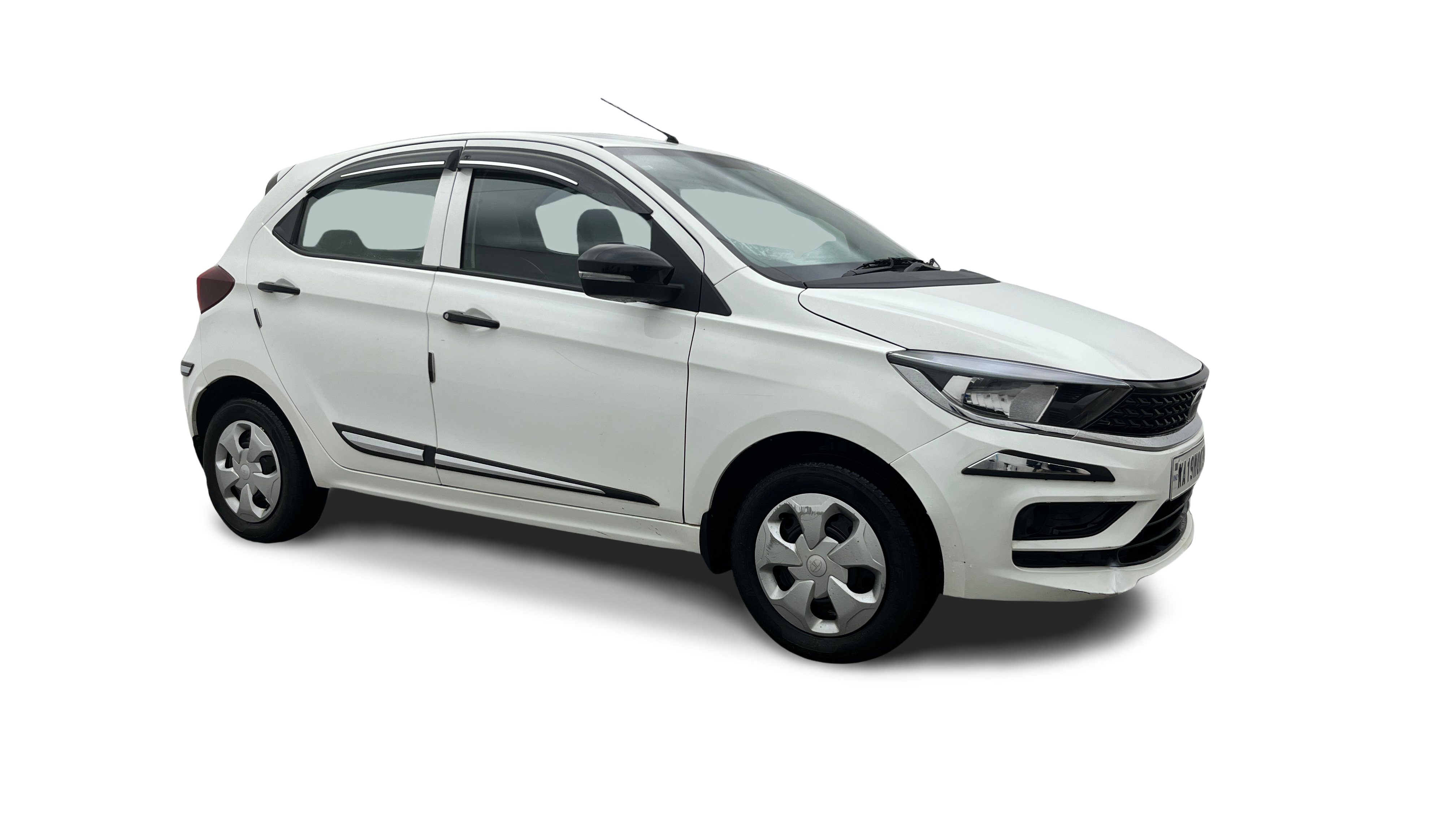 2024 Tata Tiago - Hatchback - Petrol - Manual - ₹4.90 lakh