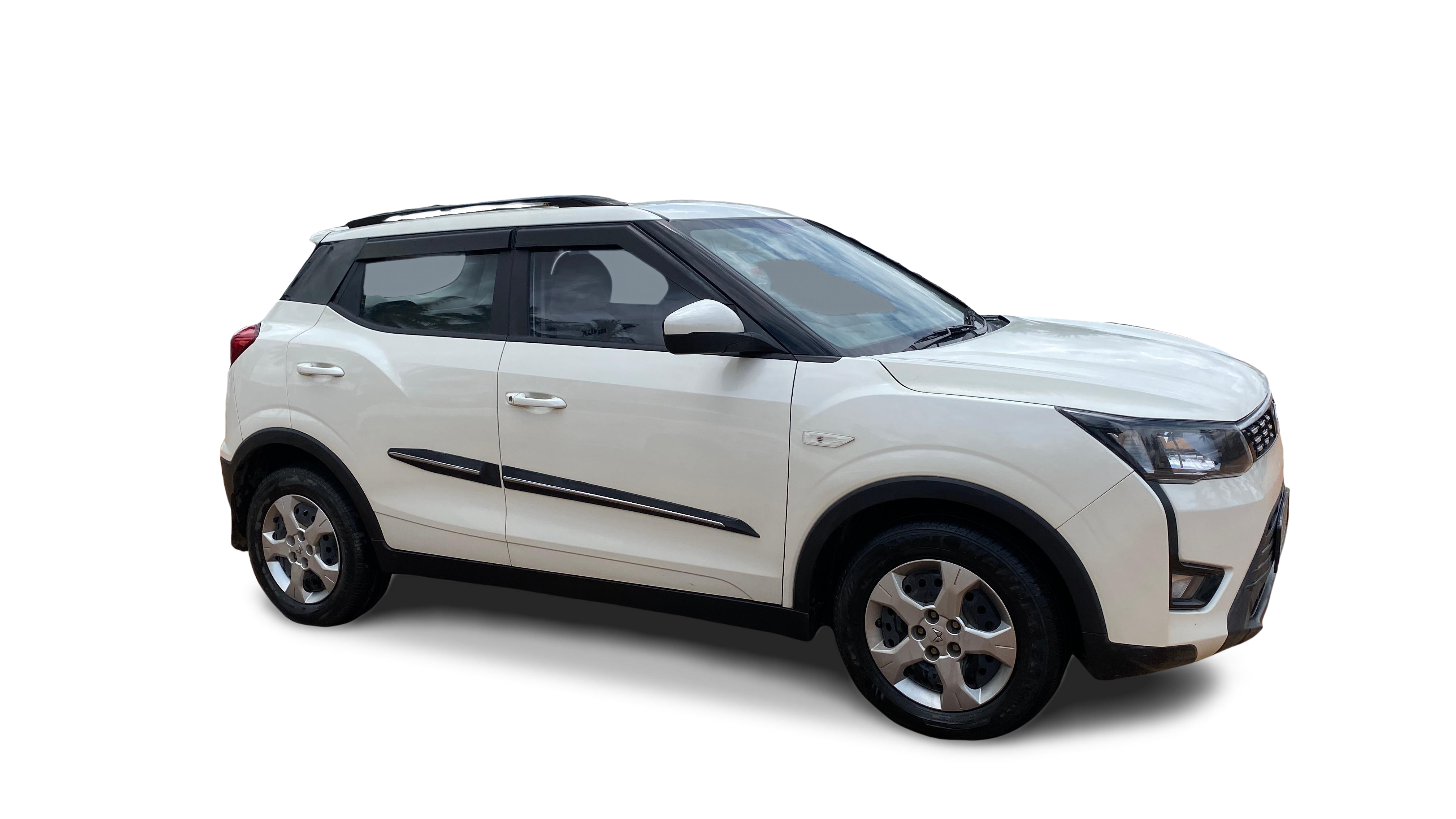 2023 Mahindra XUV300 - SUV - Diesel - Manual - ₹8.42 lakh
