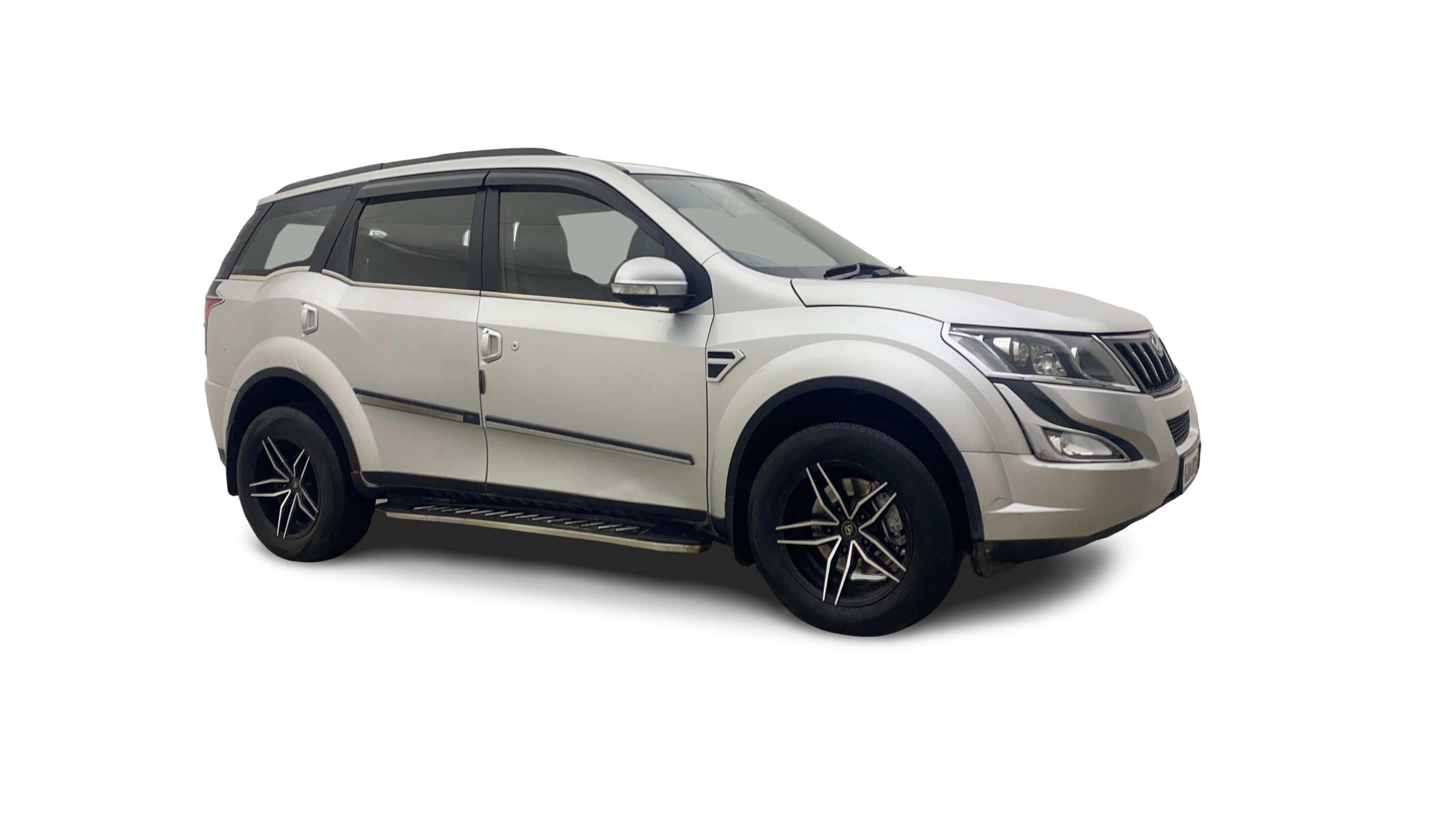 Mahindra XUV500-img