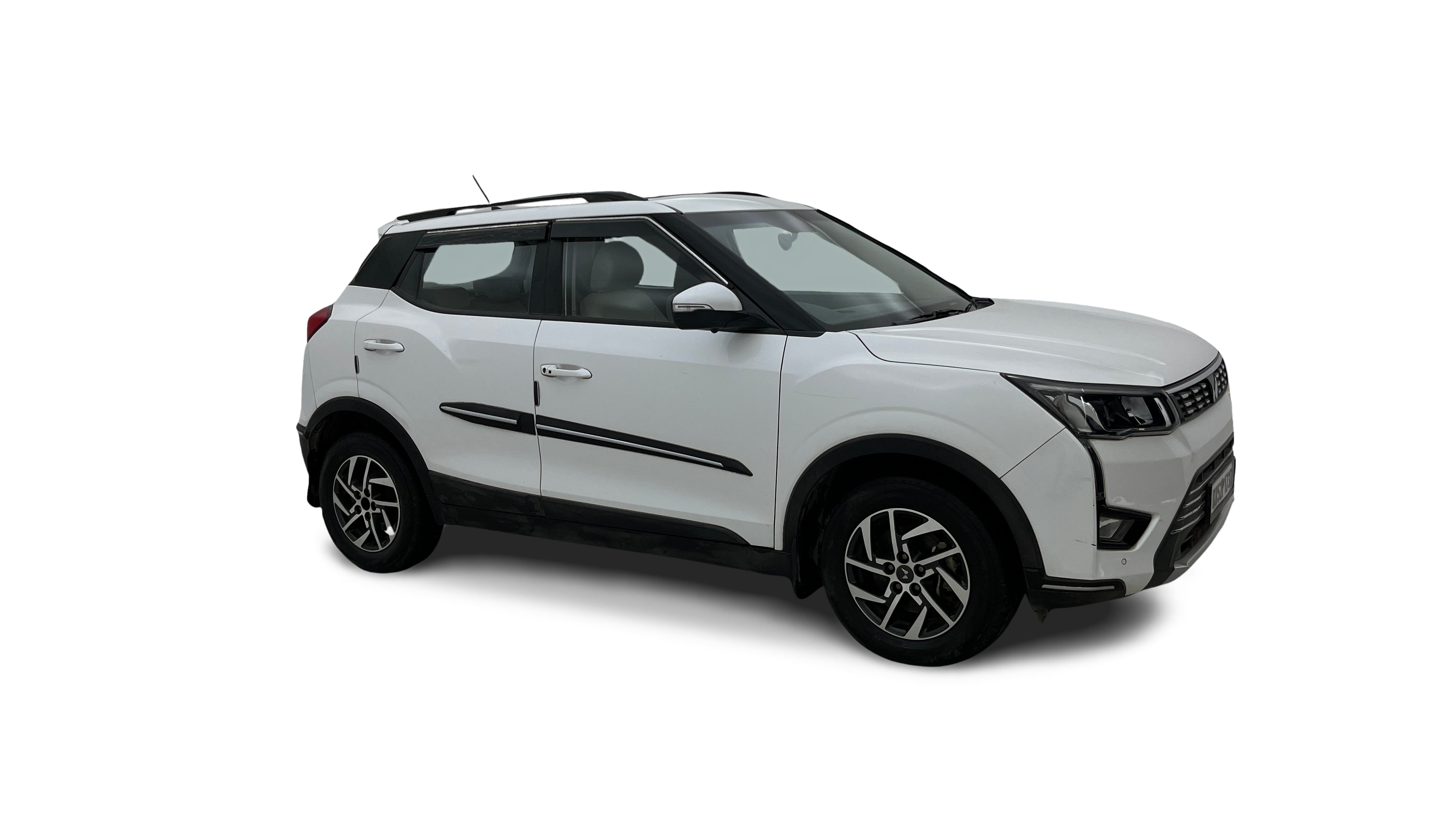 2024 Mahindra XUV300 - SUV - Petrol - Automatic - ₹11.18 lakh