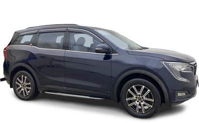Mahindra XUV700-img