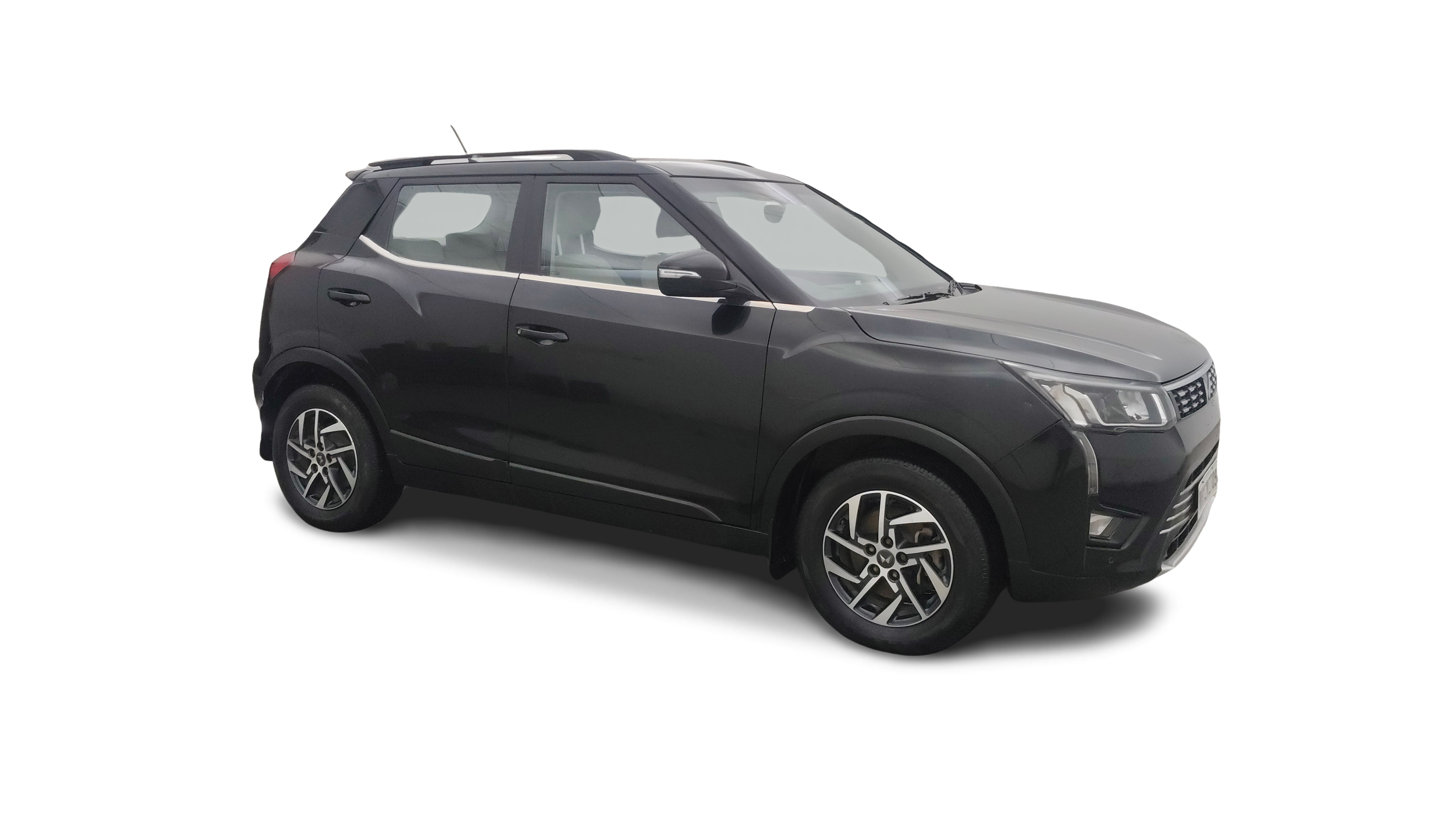2023 Mahindra XUV300 - SUV - Petrol - Automatic - ₹9.50 lakh