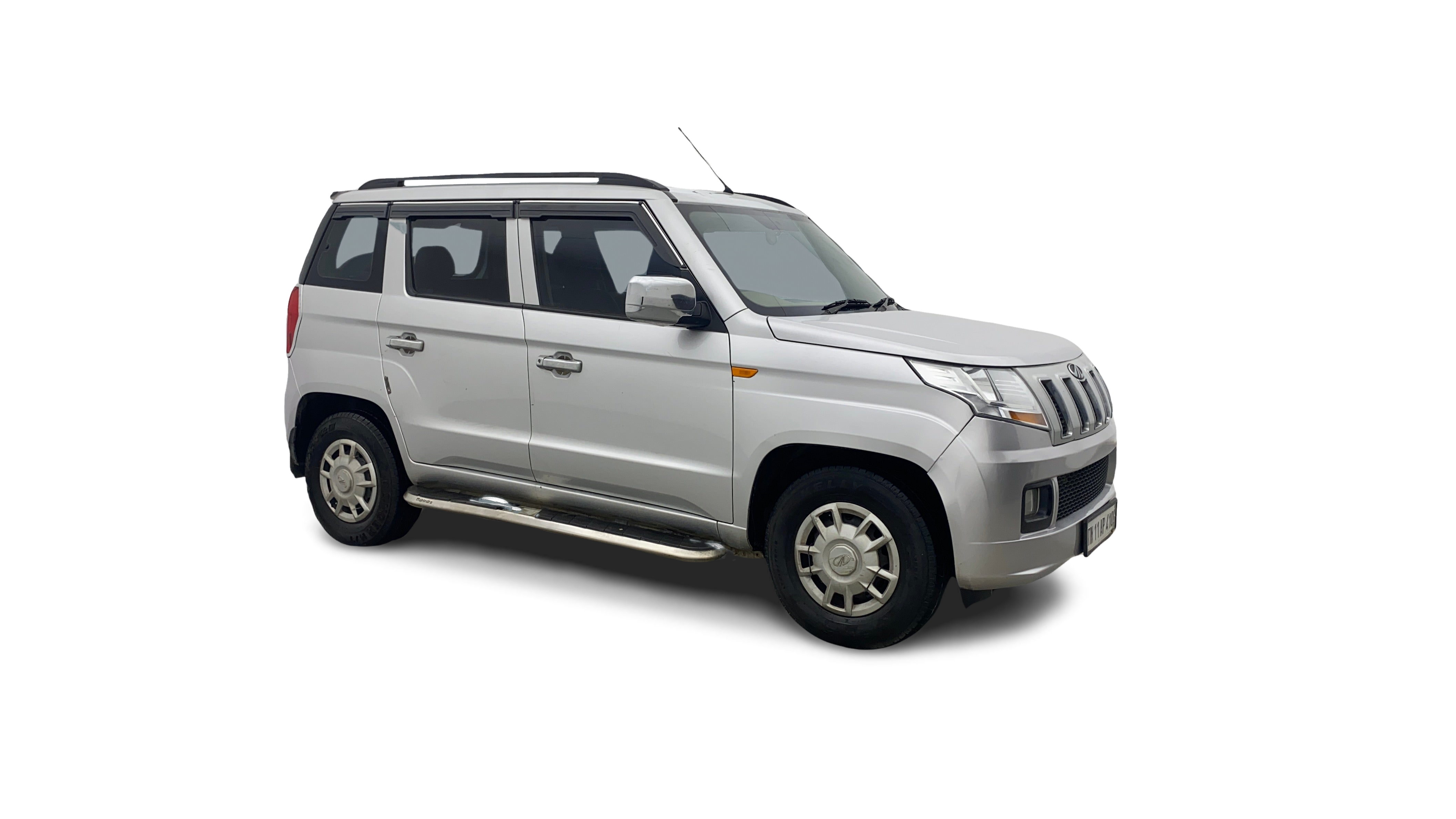Mahindra TUV300-img