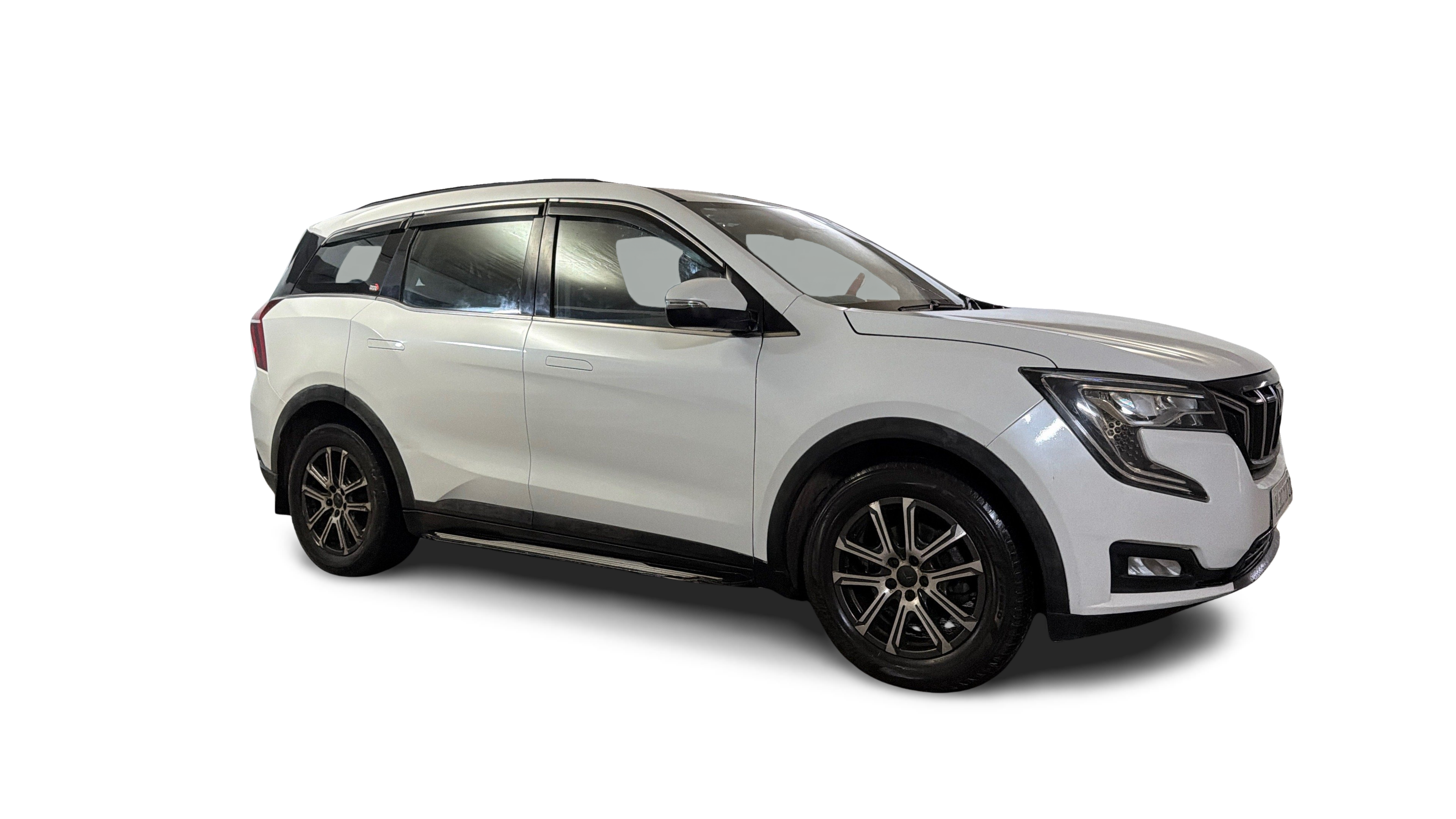 2023 Mahindra XUV700 - SUV - Diesel - Automatic - ₹15.80 lakh