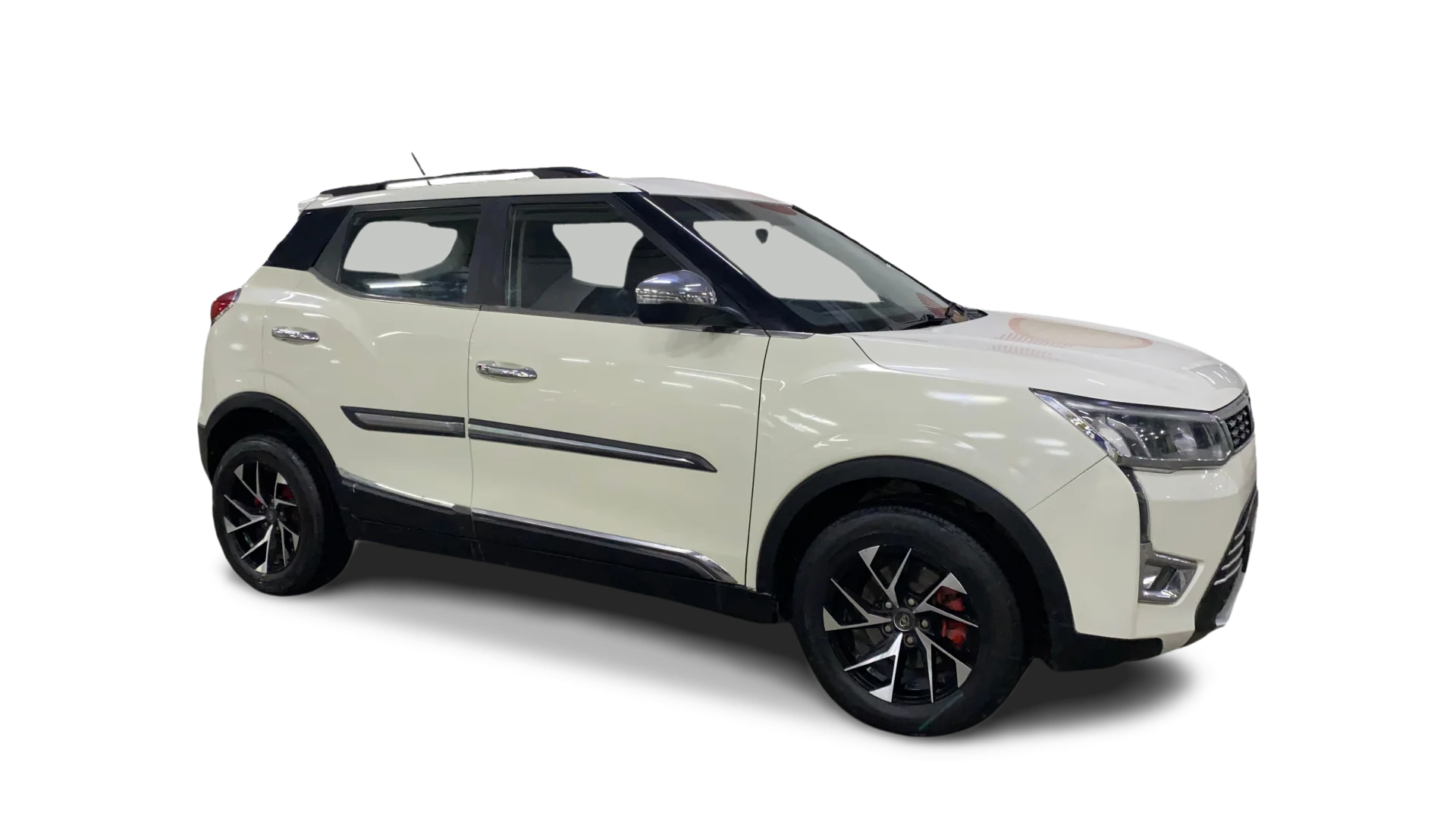 Mahindra XUV300-img
