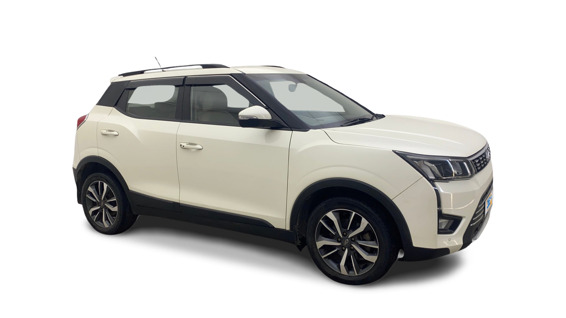 Mahindra XUV300-img