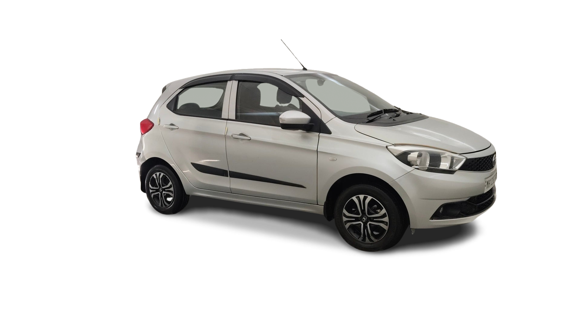 Tata Tiago-img