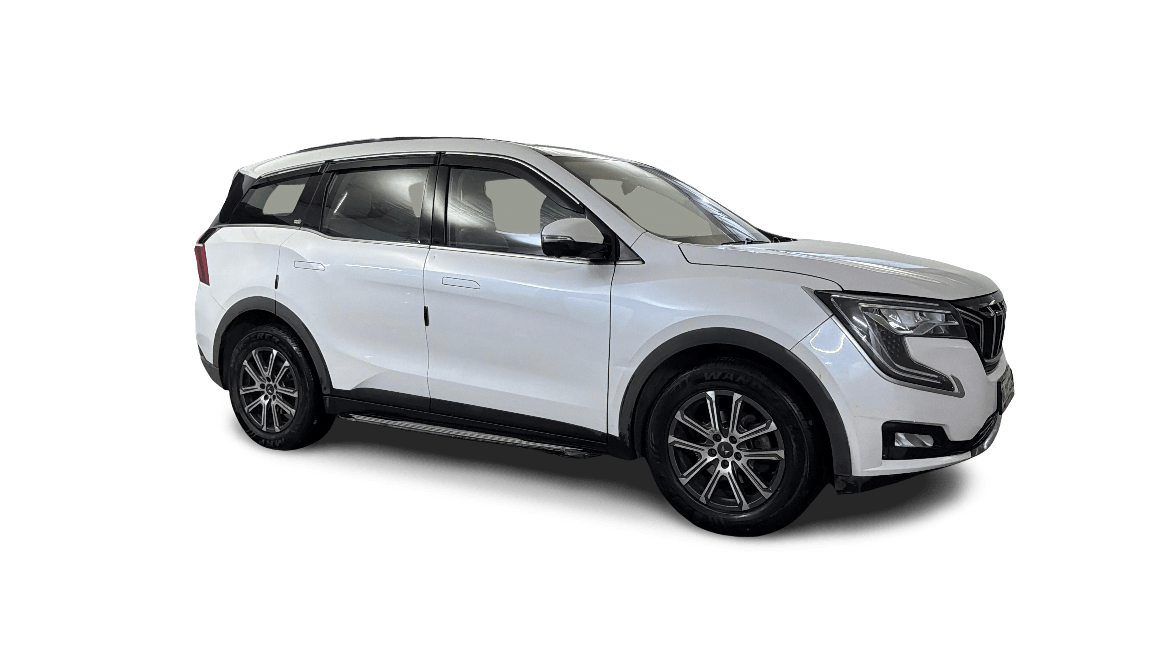 2022 Mahindra XUV700 - SUV - Petrol - Automatic - ₹15.90 lakh
