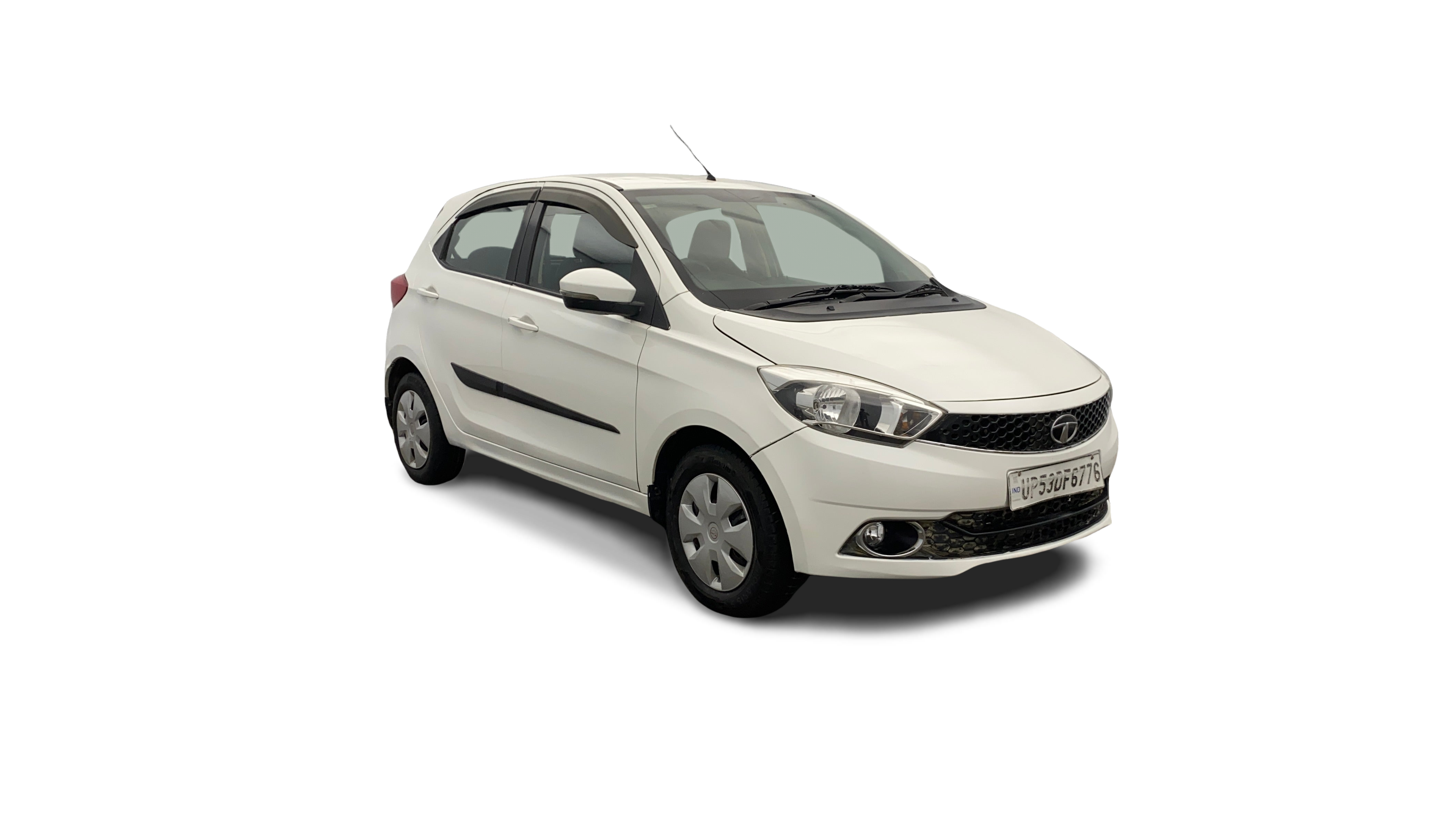 Tata Tiago-img