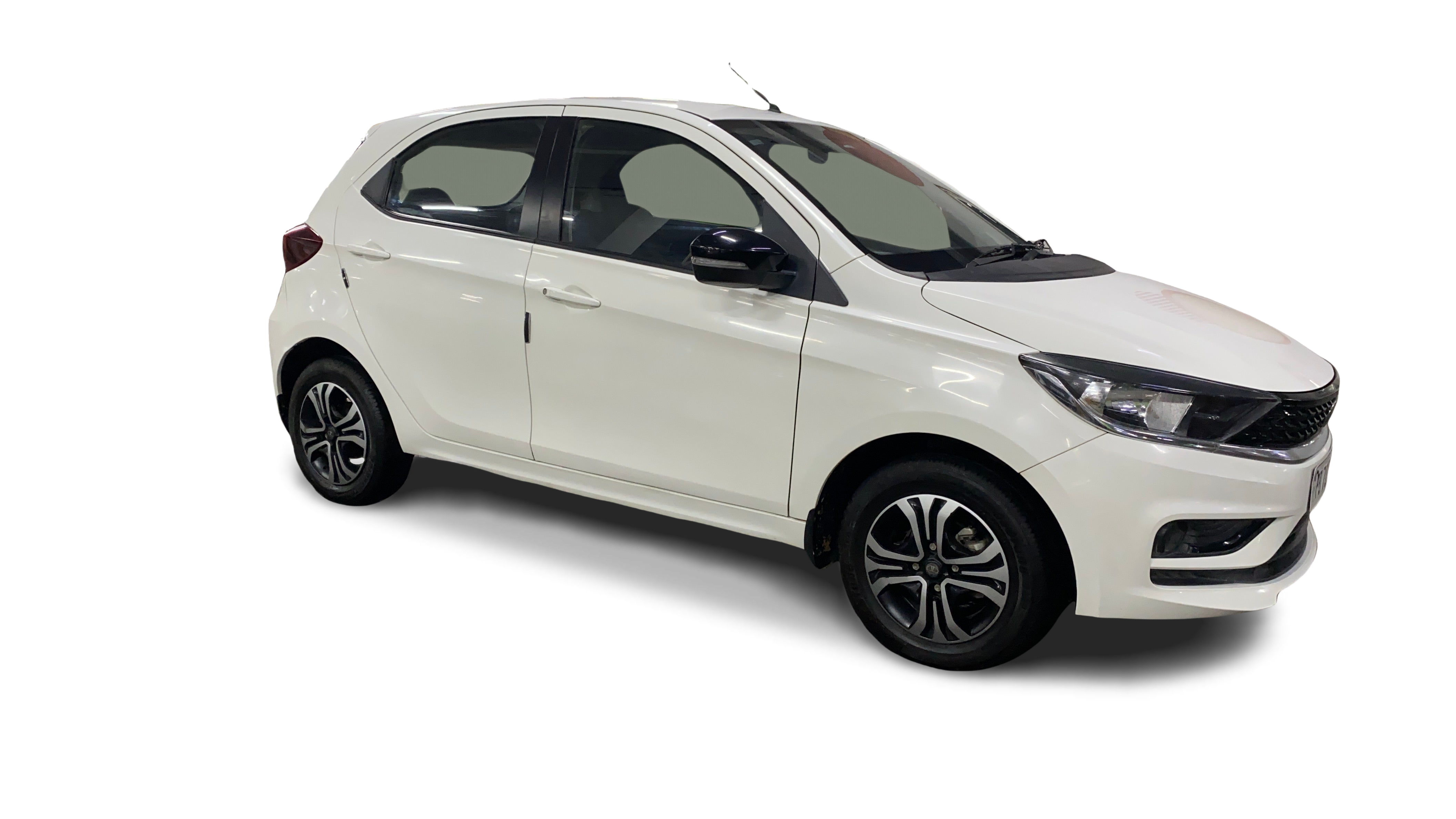 Tata Tiago-img