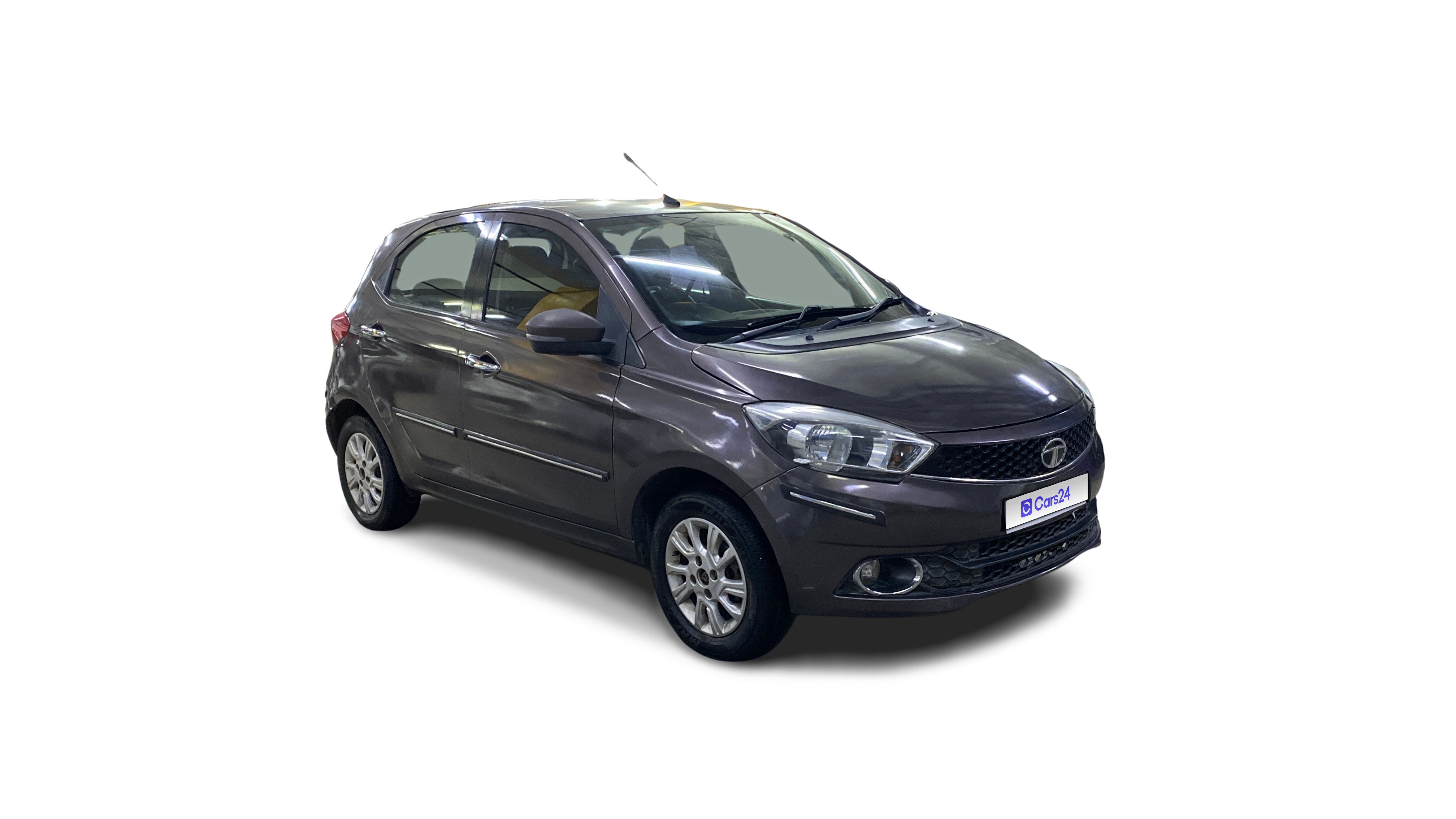 2016 Tata Tiago - Hatchback - Petrol - Manual - ₹2.84 lakh