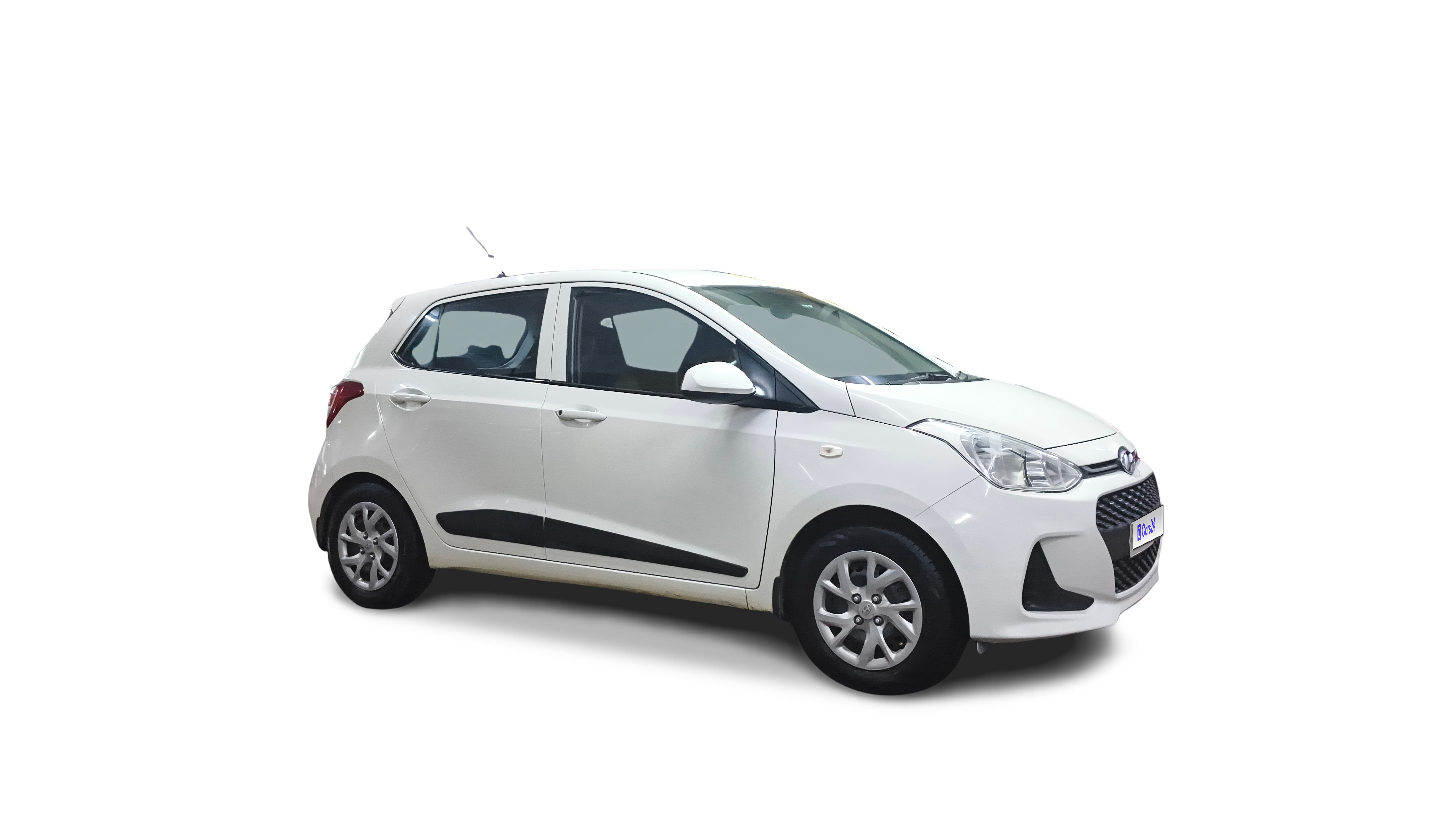 2018 Hyundai Grand i10 - Hatchback - CNG - Manual - ₹3.94 lakh
