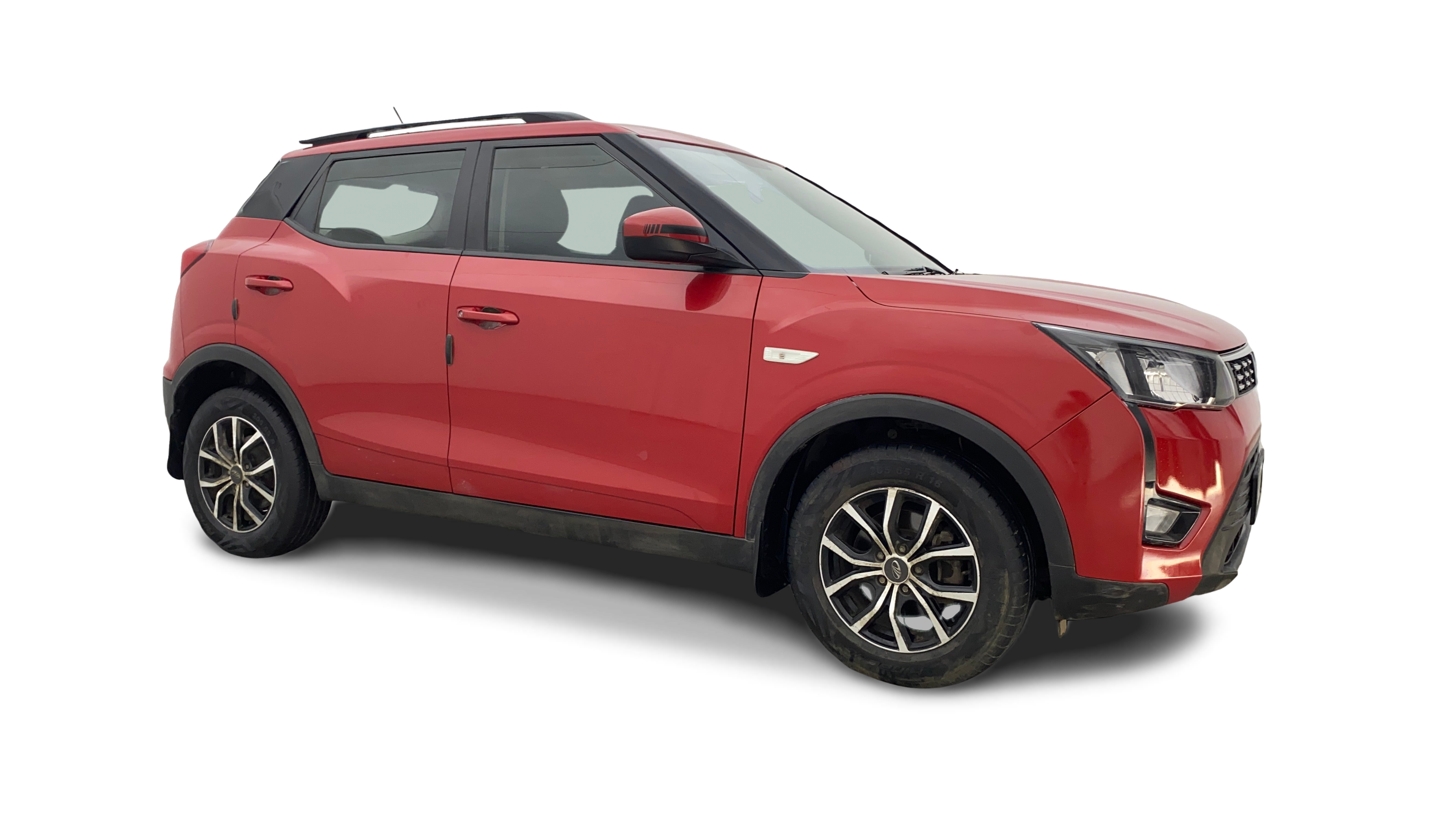 Mahindra XUV300-img