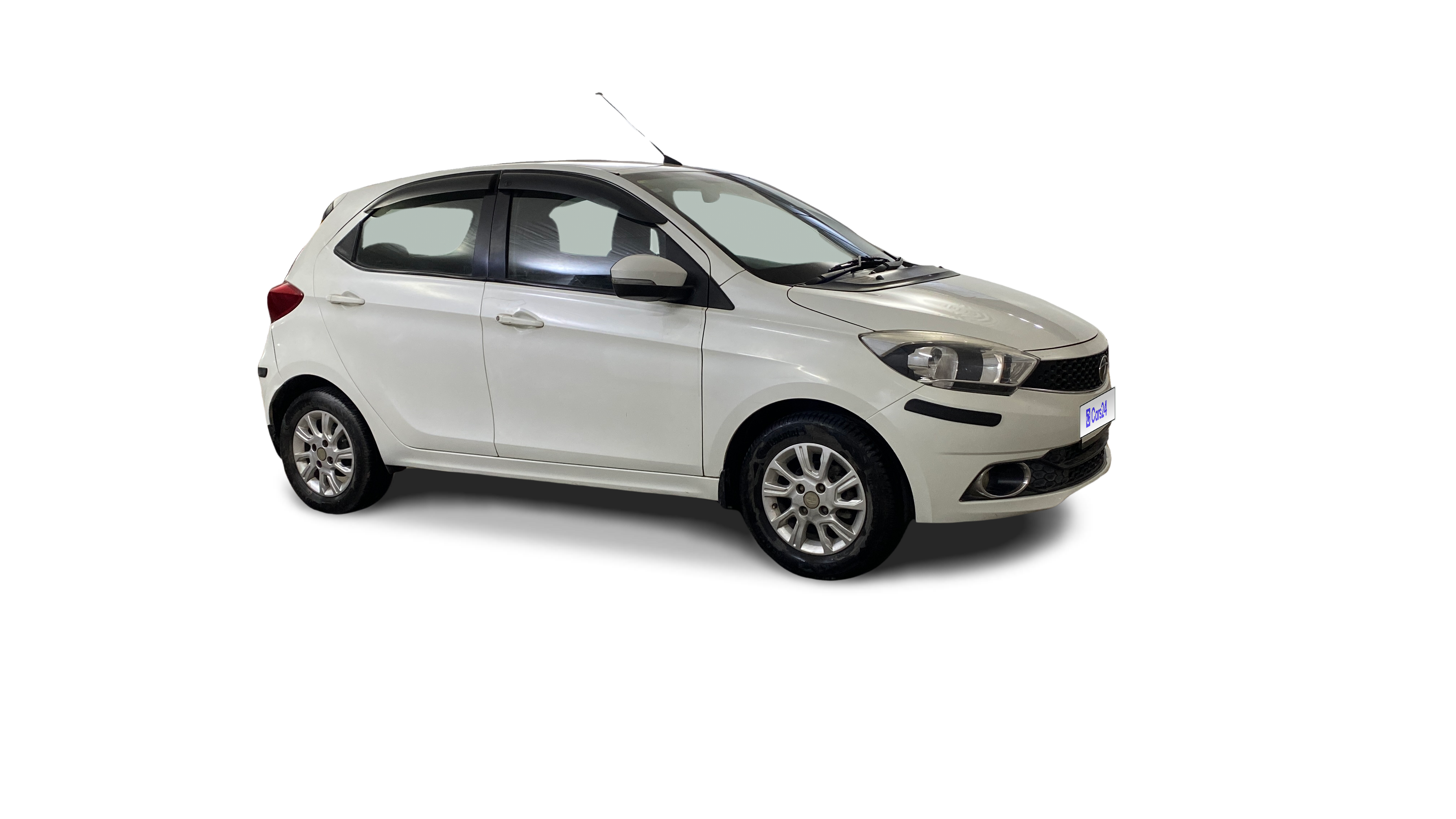 2016 Tata Tiago - Hatchback - Petrol - Manual - ₹2.69 lakh