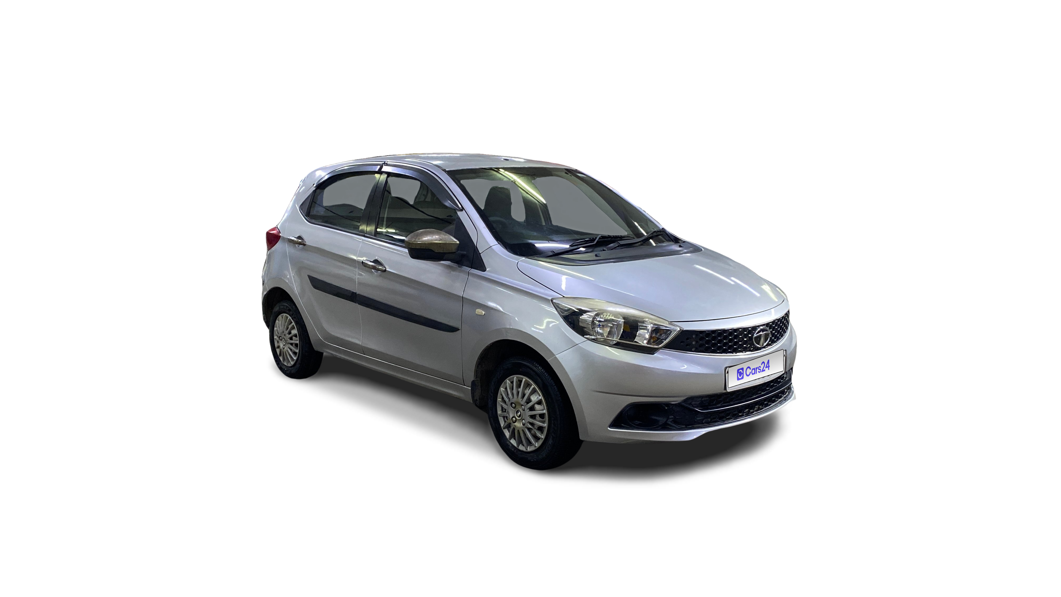 2016 Tata Tiago - Hatchback - Petrol - Manual - ₹2.67 lakh