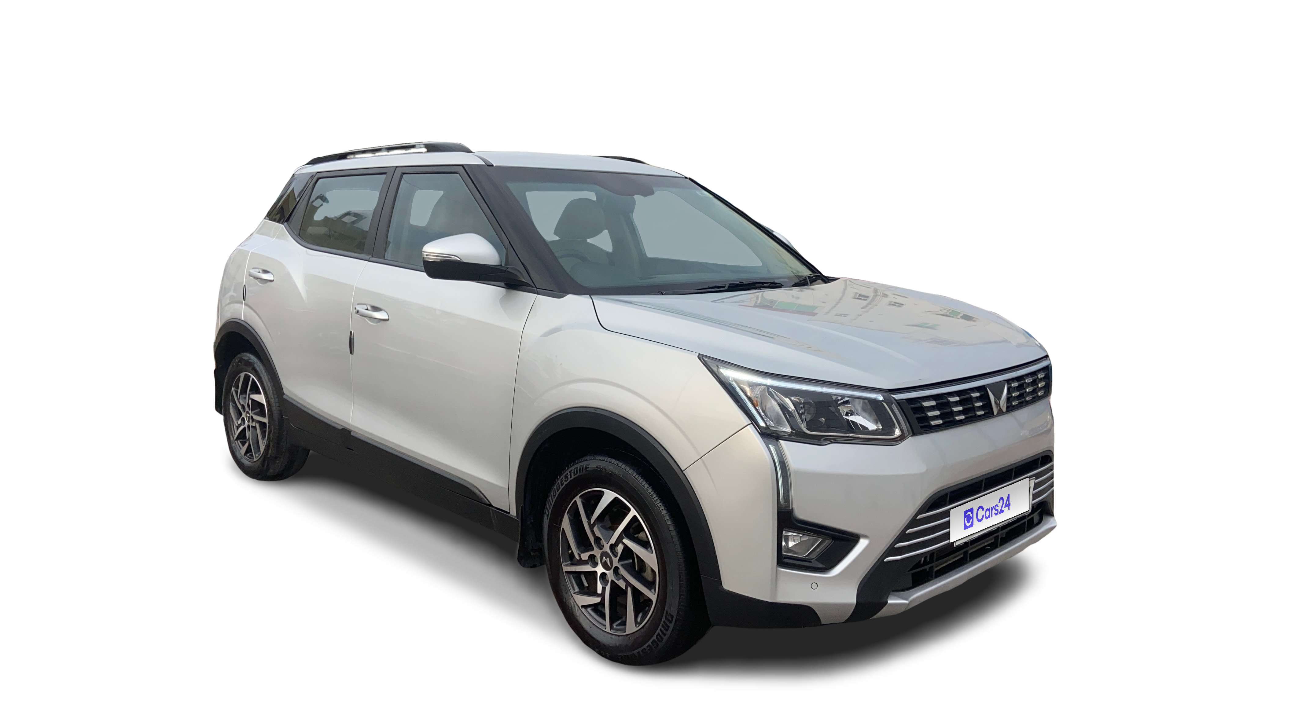 2023 Mahindra XUV300 - SUV - Petrol - Manual - ₹8.36 lakh