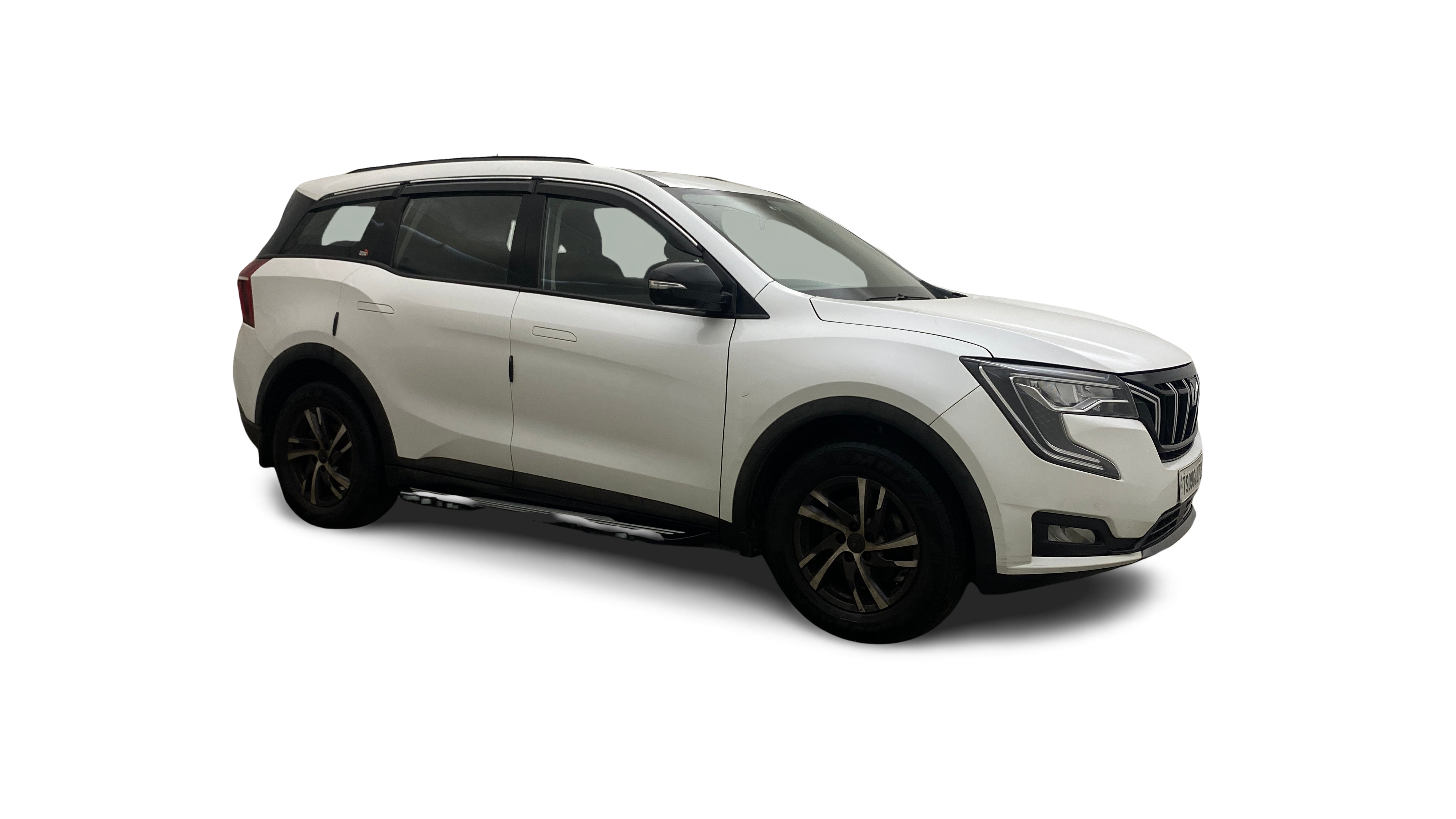 2022 Mahindra XUV700 - SUV - Diesel - Manual - ₹14.41 lakh