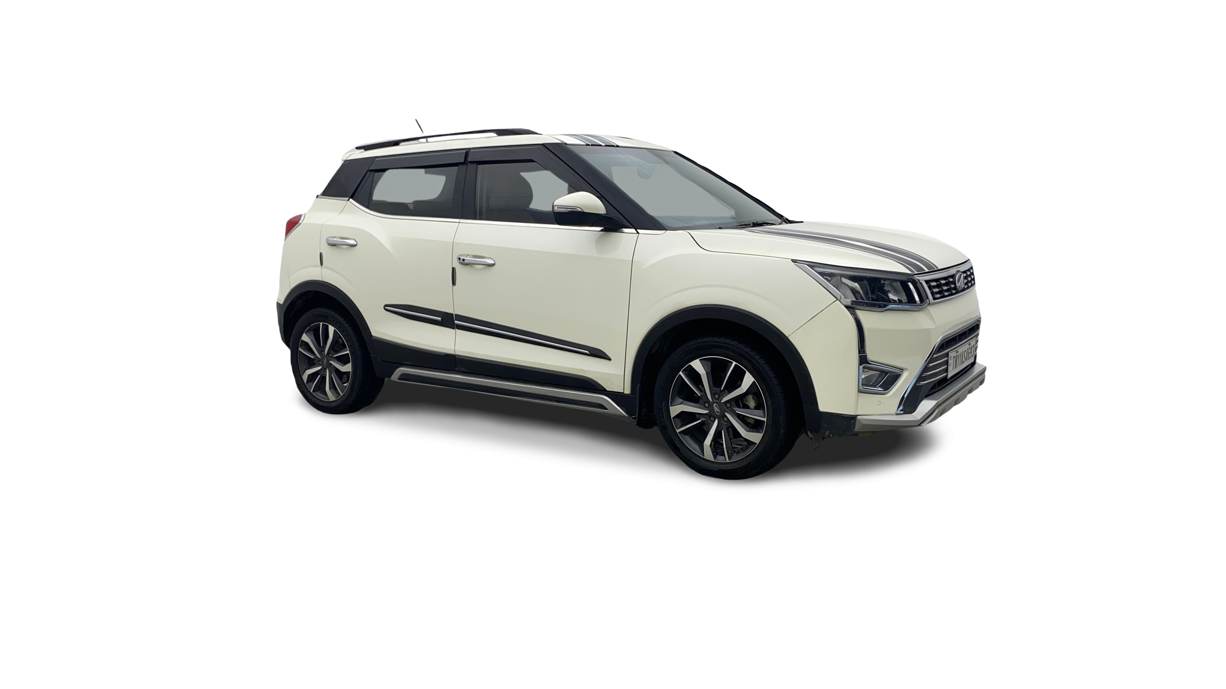 Mahindra XUV300-img