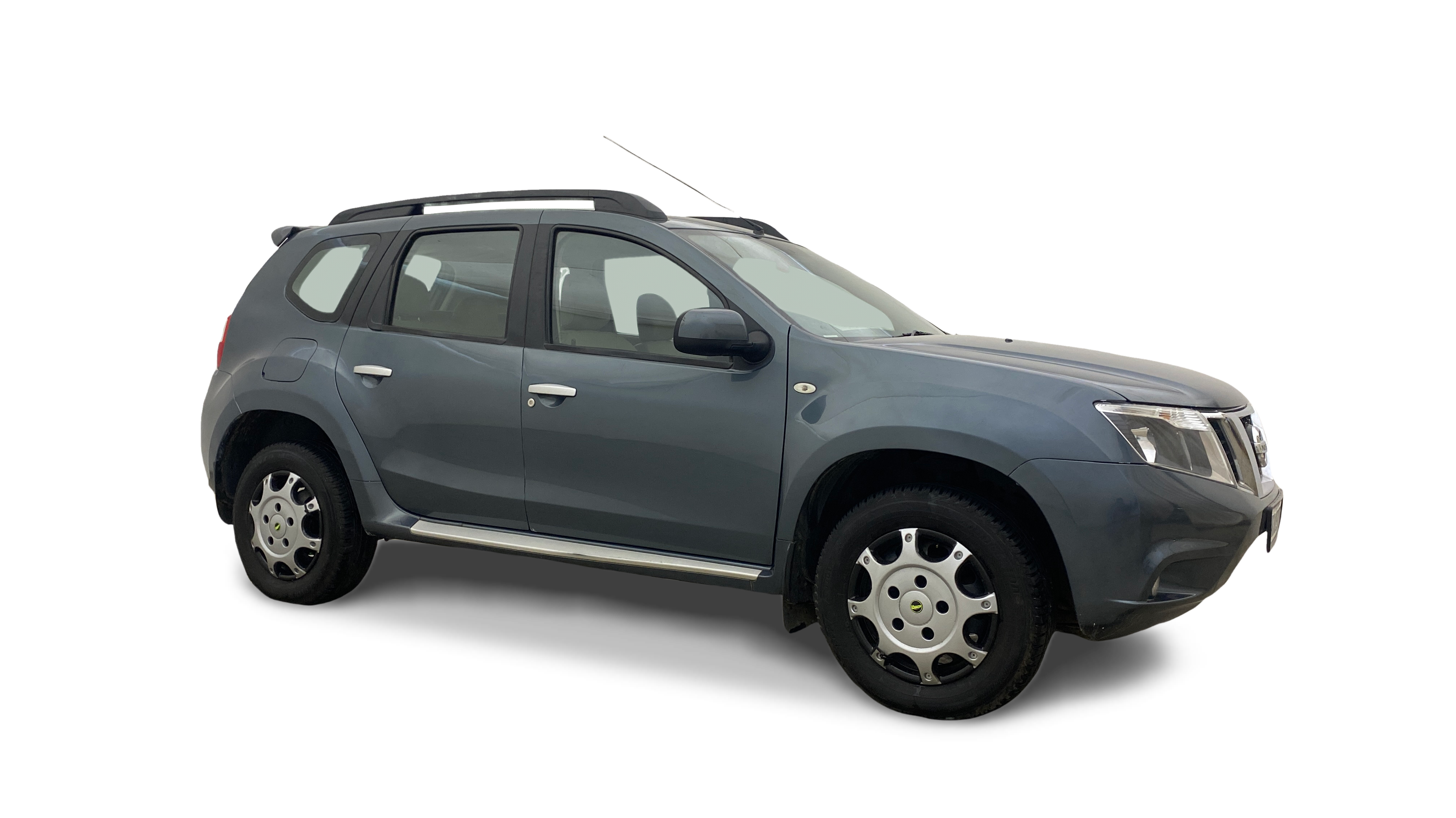 2016 Nissan Terrano - SUV - Petrol - Manual - ₹3.95 lakh