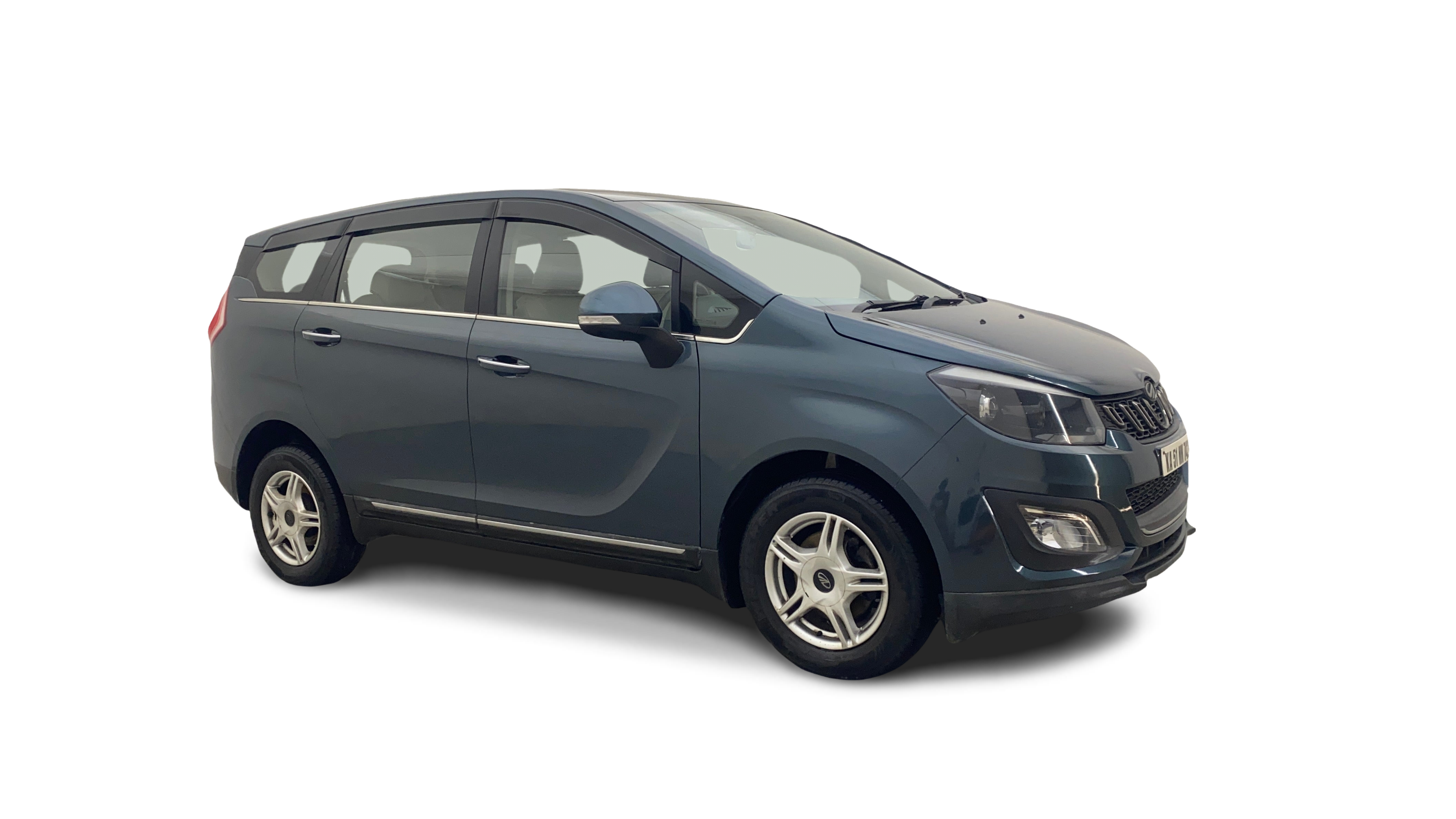 Mahindra MARAZZO-img