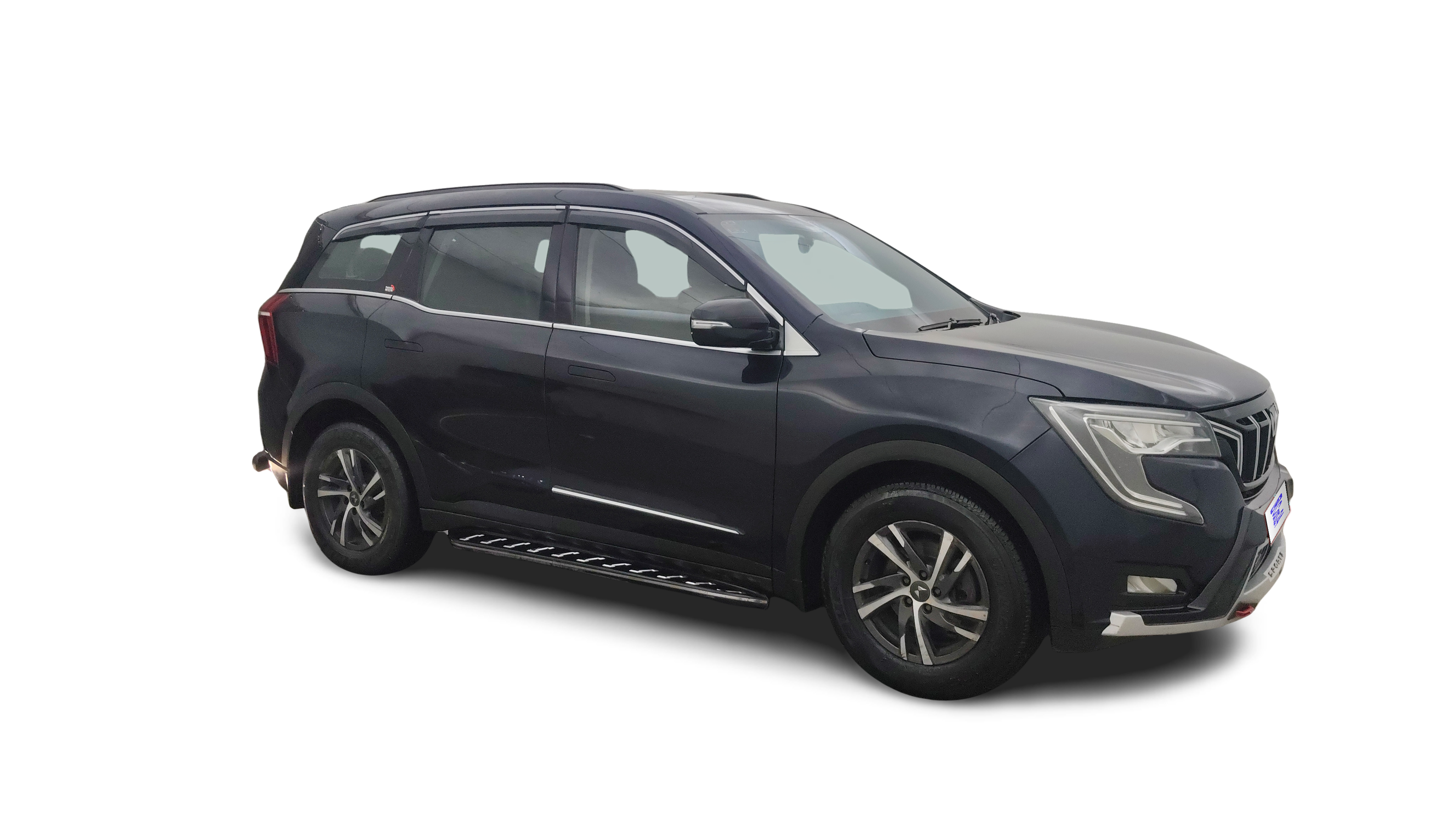 2022 Mahindra XUV700 - SUV - Petrol - Manual - ₹14.25 lakh
