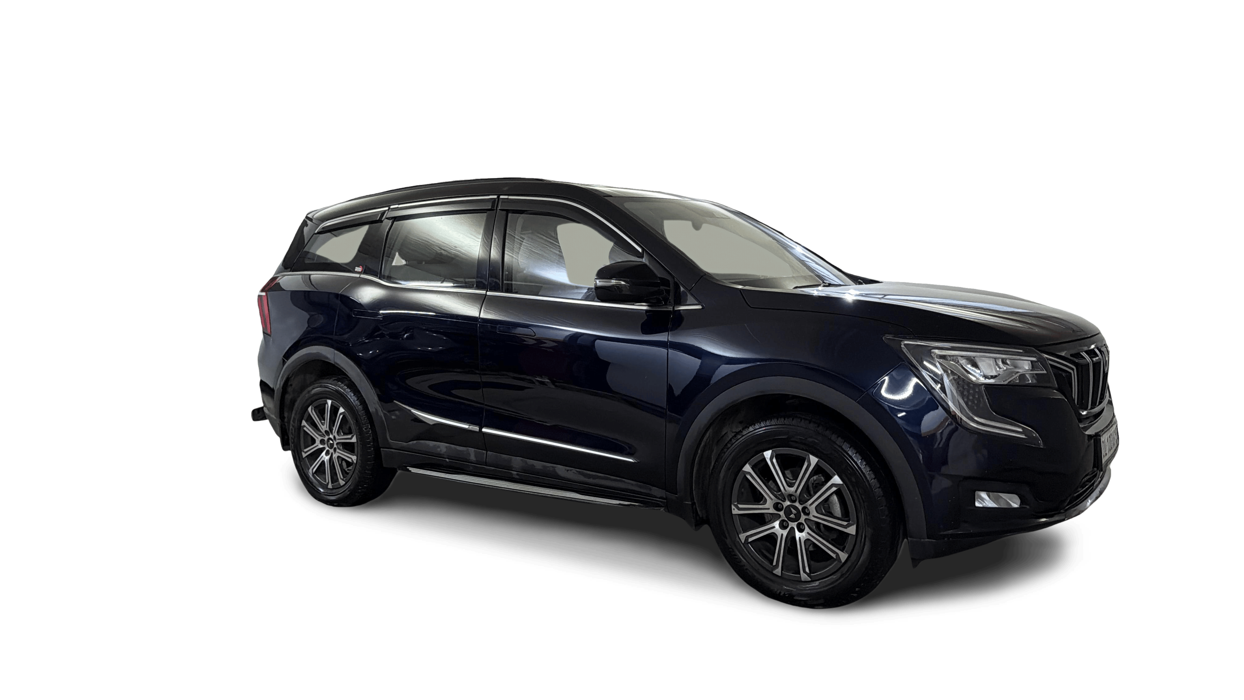 2025 Mahindra XUV700 - SUV - Petrol - Manual - ₹17.59 lakh
