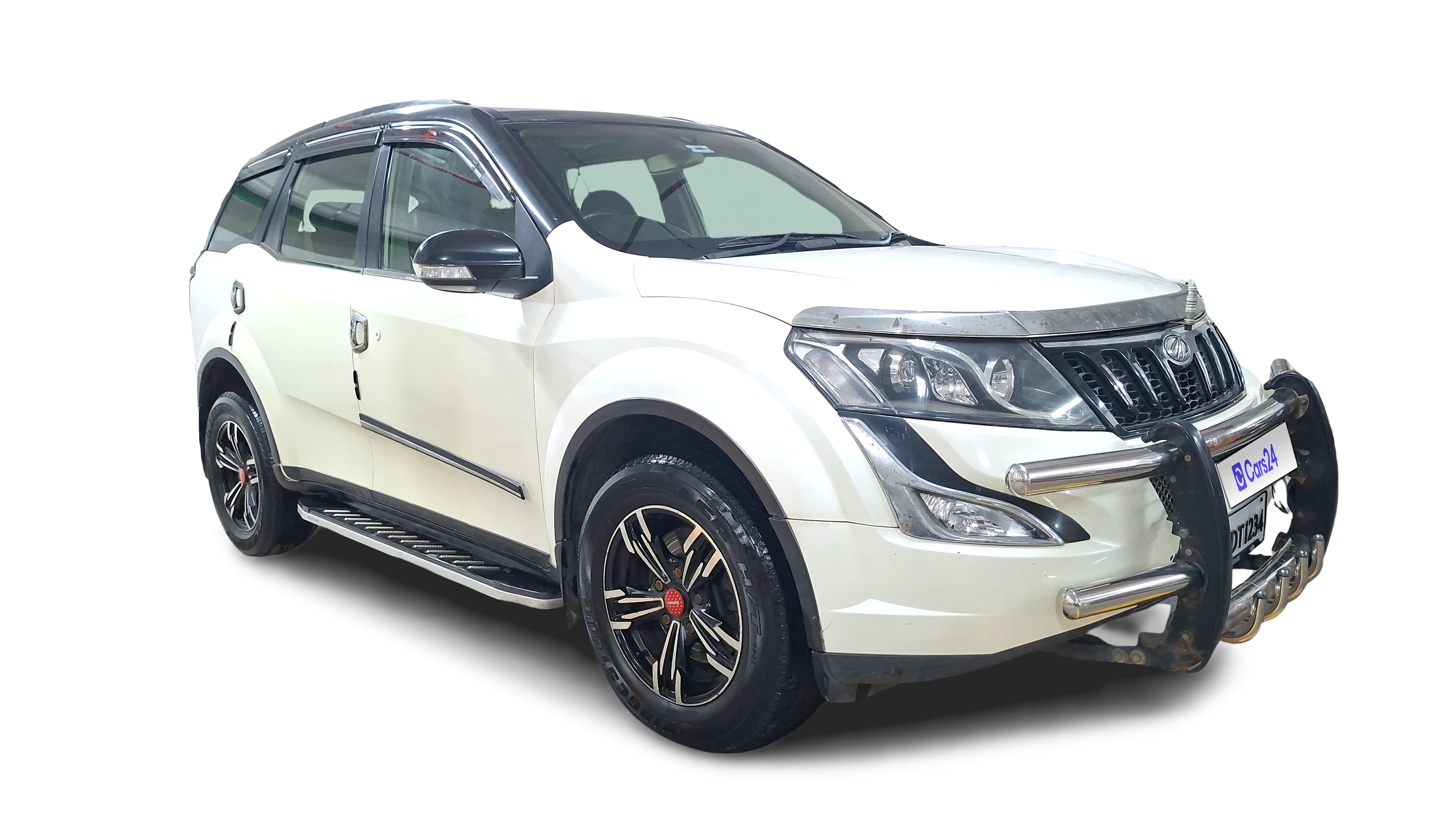 2017 Mahindra XUV500 - SUV - Diesel - Manual - ₹7.73 lakh