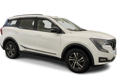 Mahindra XUV700-img