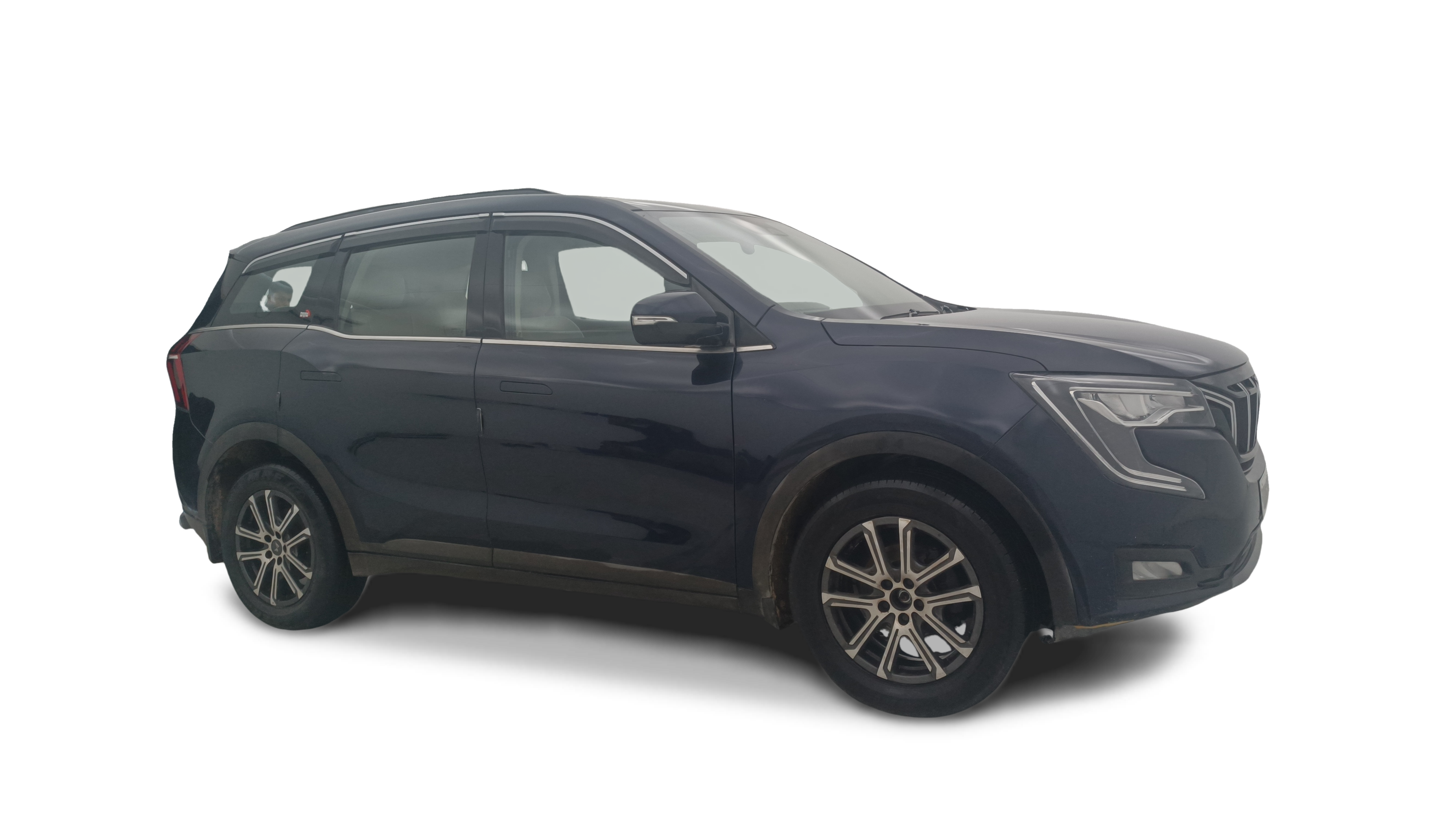 2022 Mahindra XUV700 - SUV - Petrol - Automatic - ₹17.20 lakh