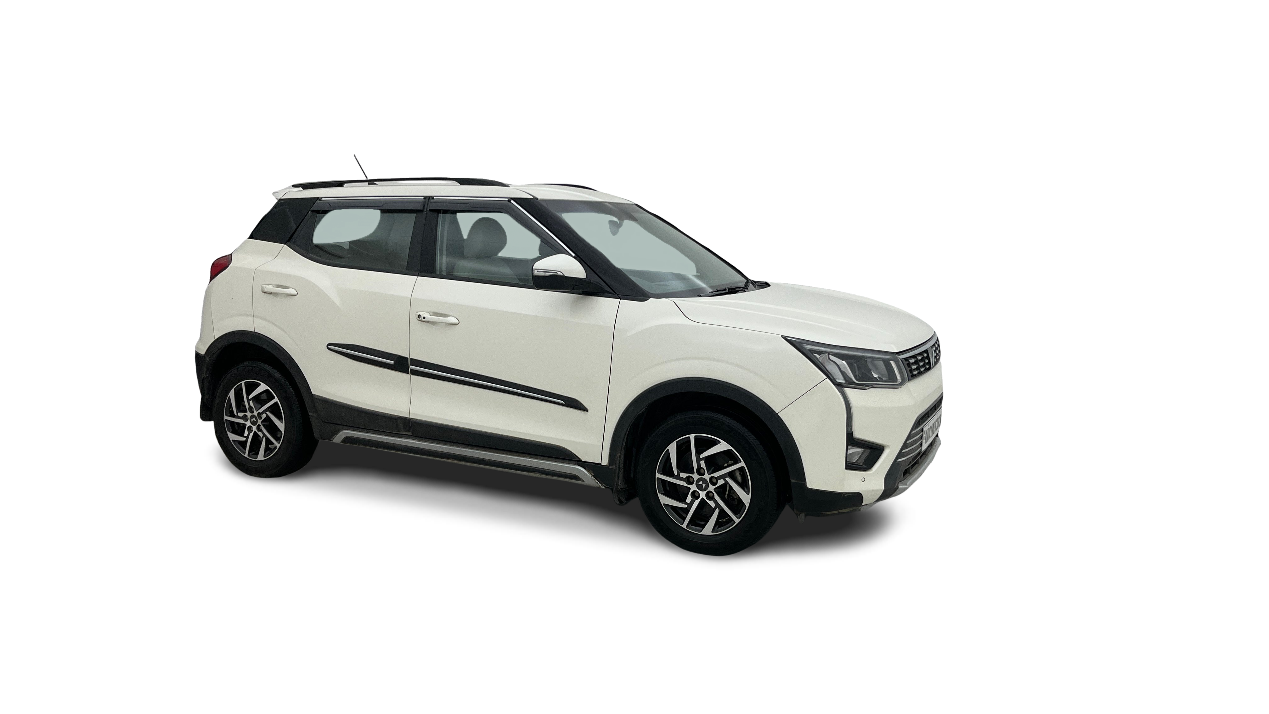 2023 Mahindra XUV300 - SUV - Petrol - Automatic - ₹9.61 lakh