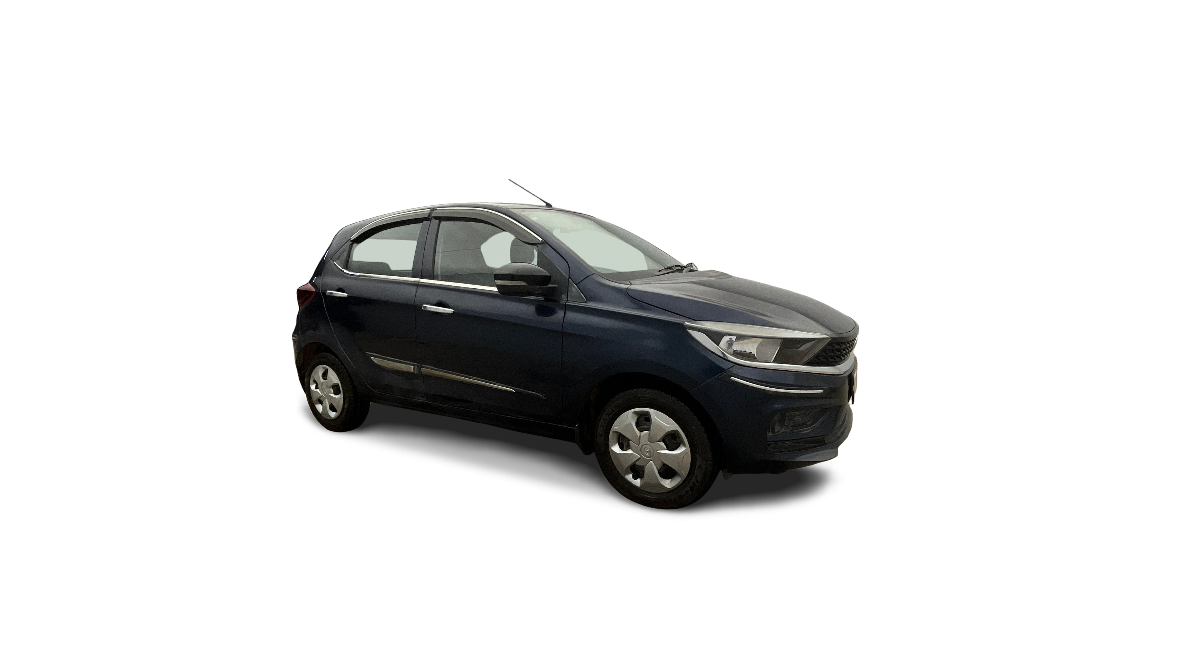 2023 Tata Tiago - Hatchback - Petrol - Manual - ₹4.23 lakh
