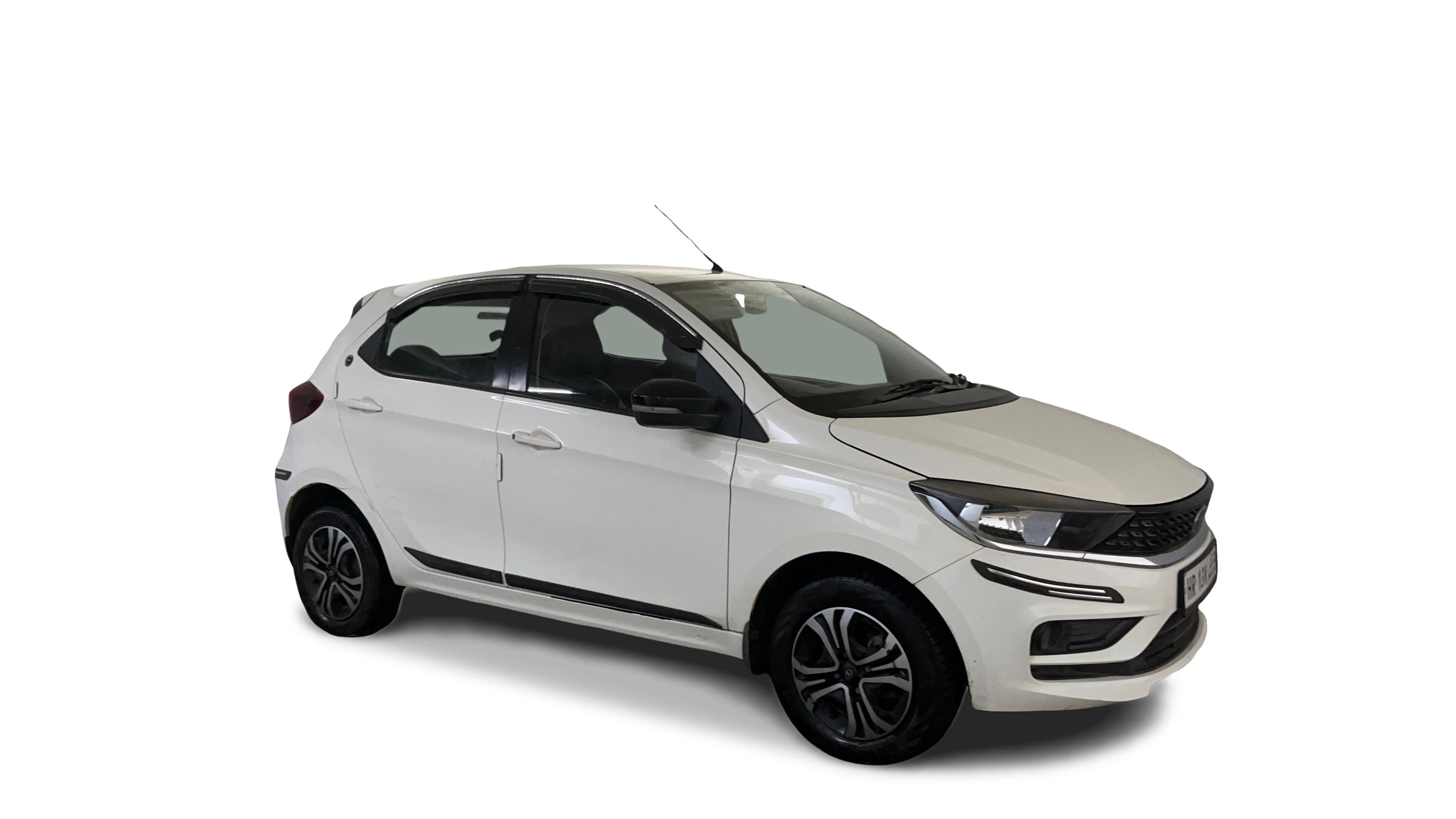 Tata Tiago-img