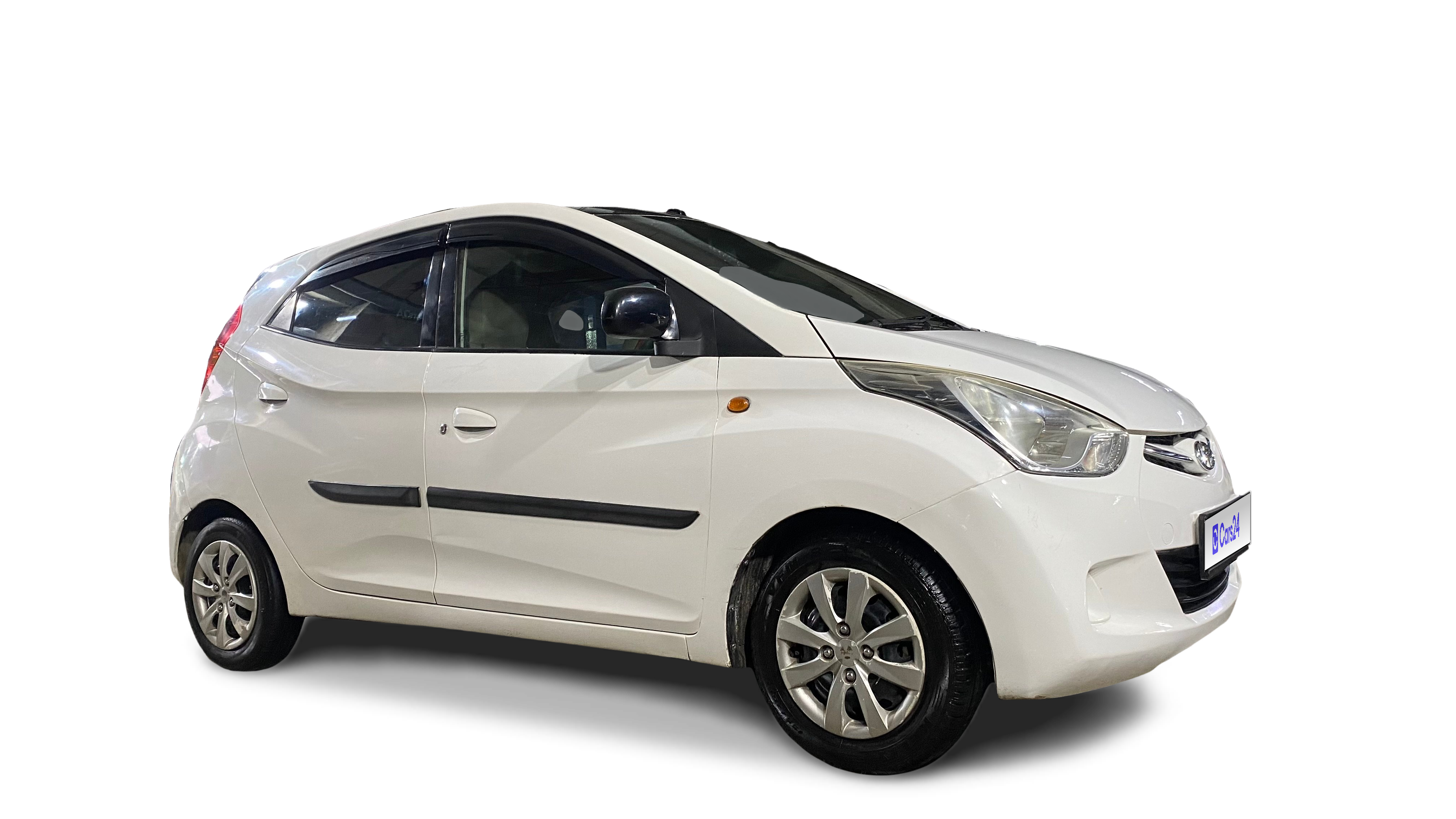 2018 Hyundai Eon - Hatchback - Petrol - Manual - ₹2.28 lakh