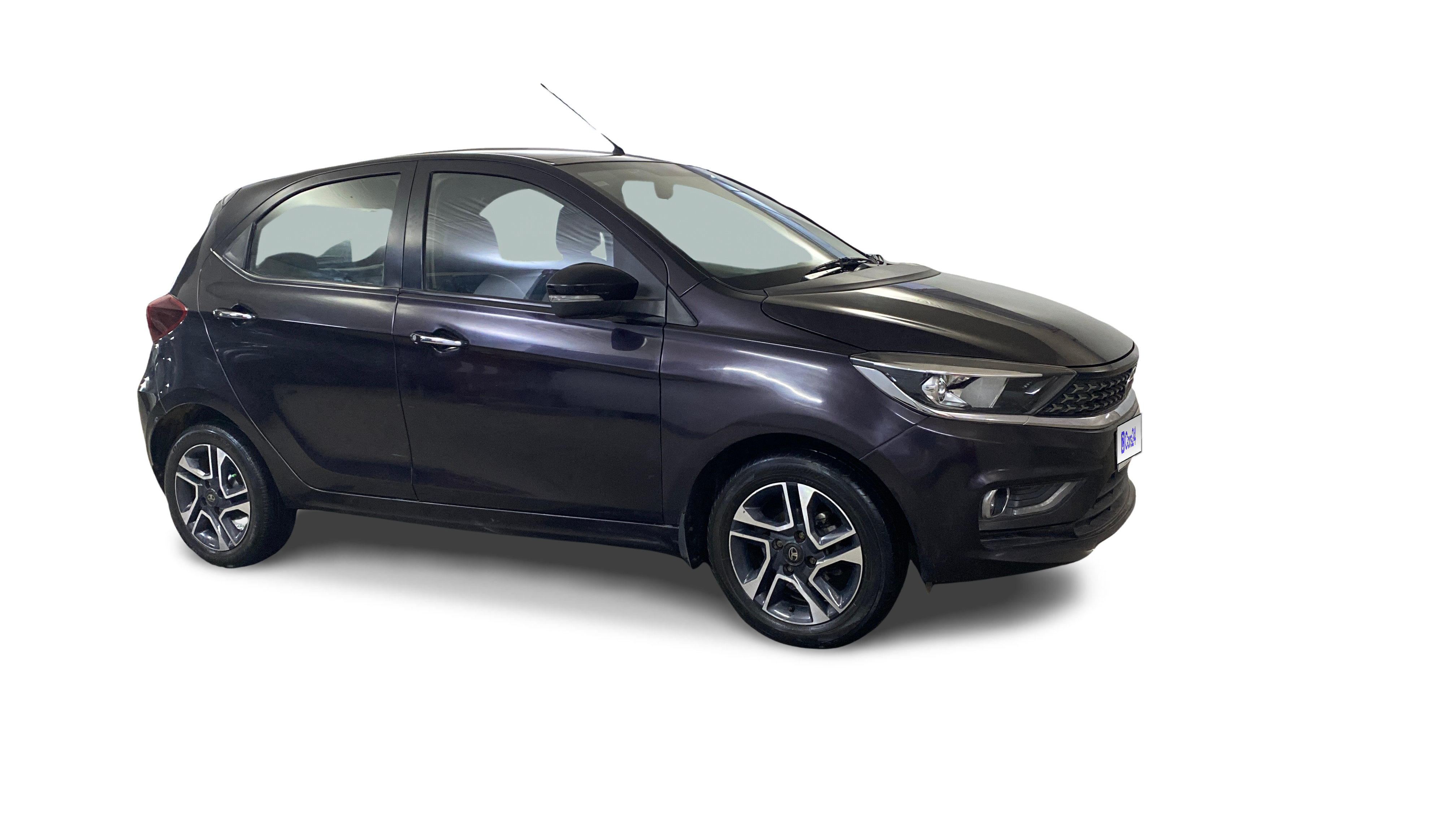 2022 Tata Tiago - Hatchback - Petrol - Automatic - ₹4.84 lakh